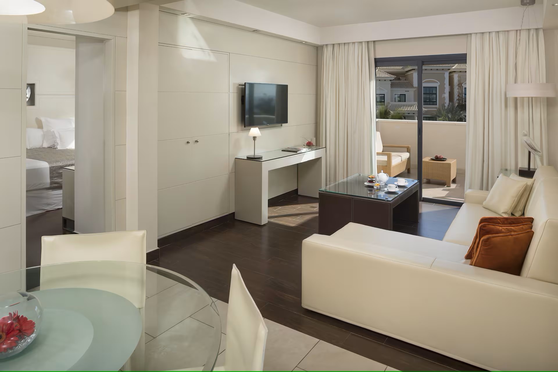 RED LEVEL - ONE BEDROOM SUITE