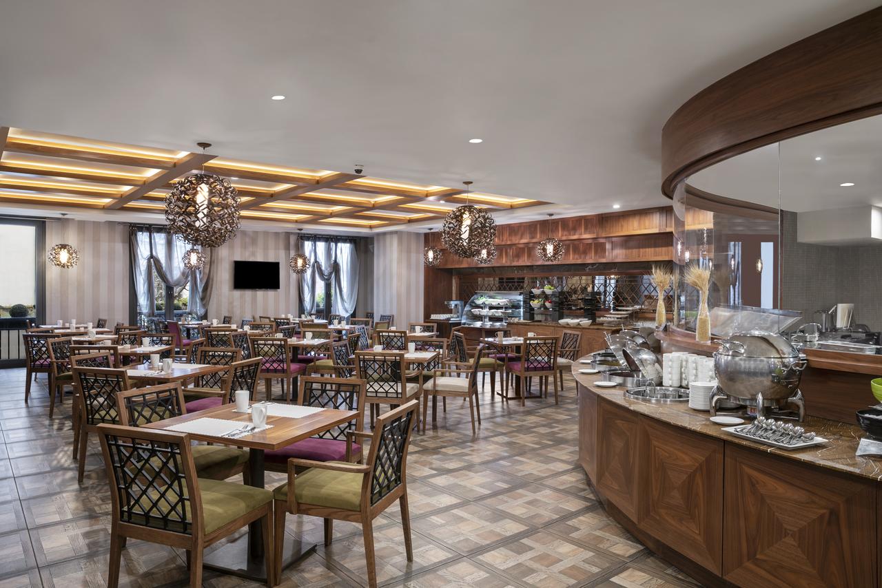 Main Restaurant 