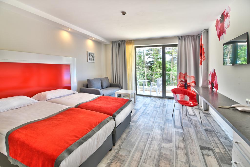 Twin Standard Room with Balcony or Terrace