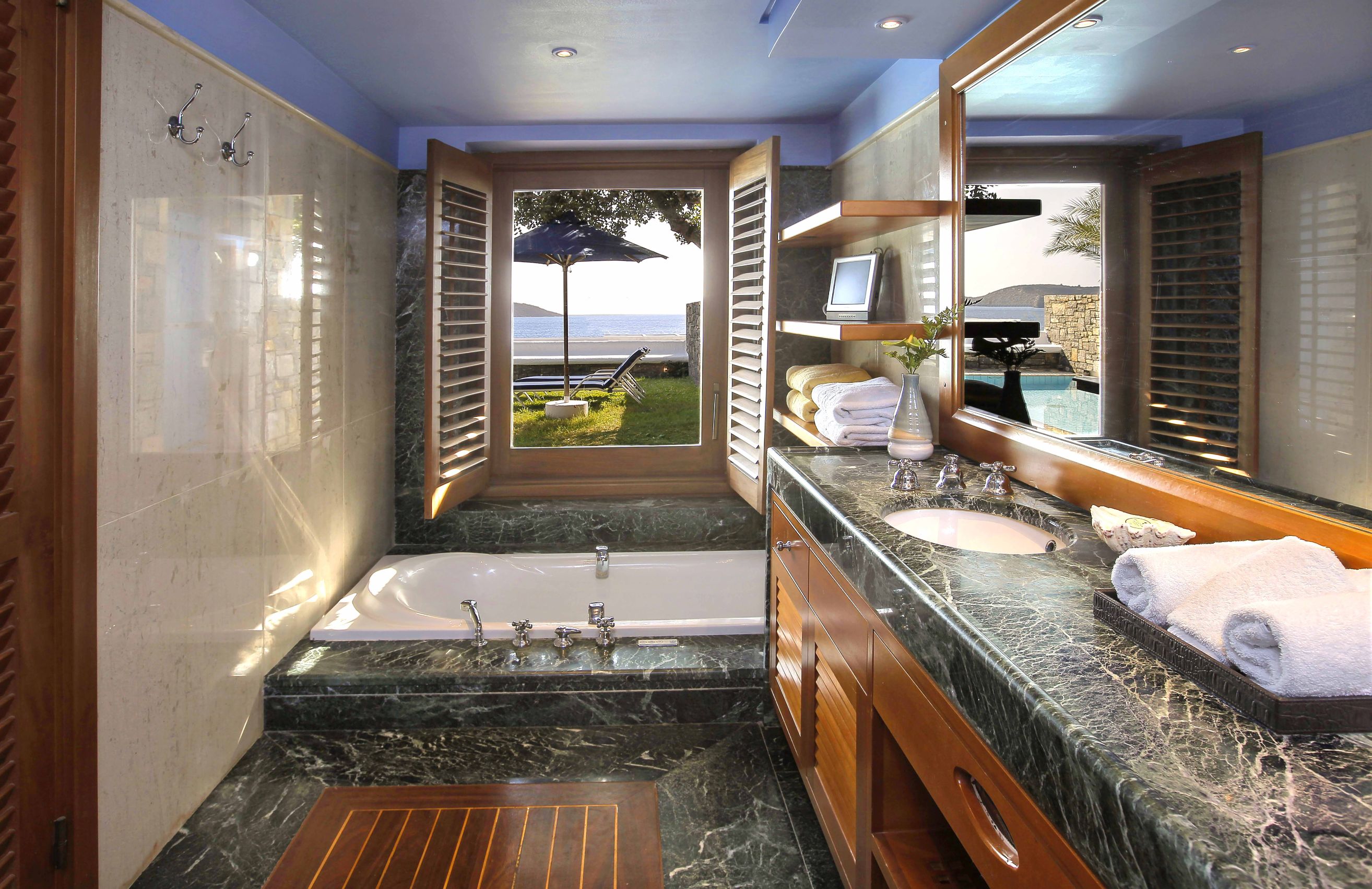 LUXURY BUNGALOW SEA VIEW WITH PRIVATE POOL