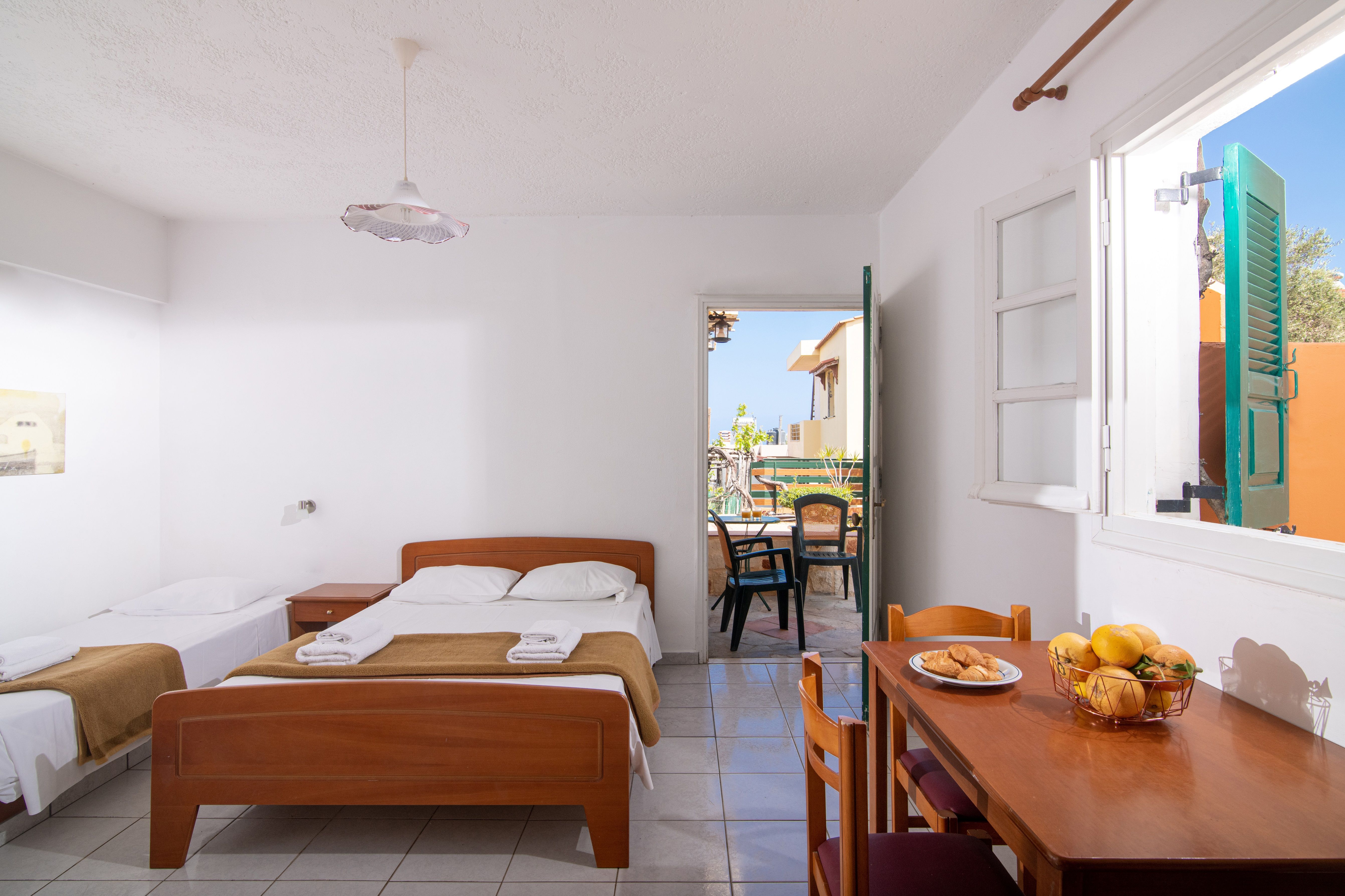 Triple Studio with Mountain or Garden View