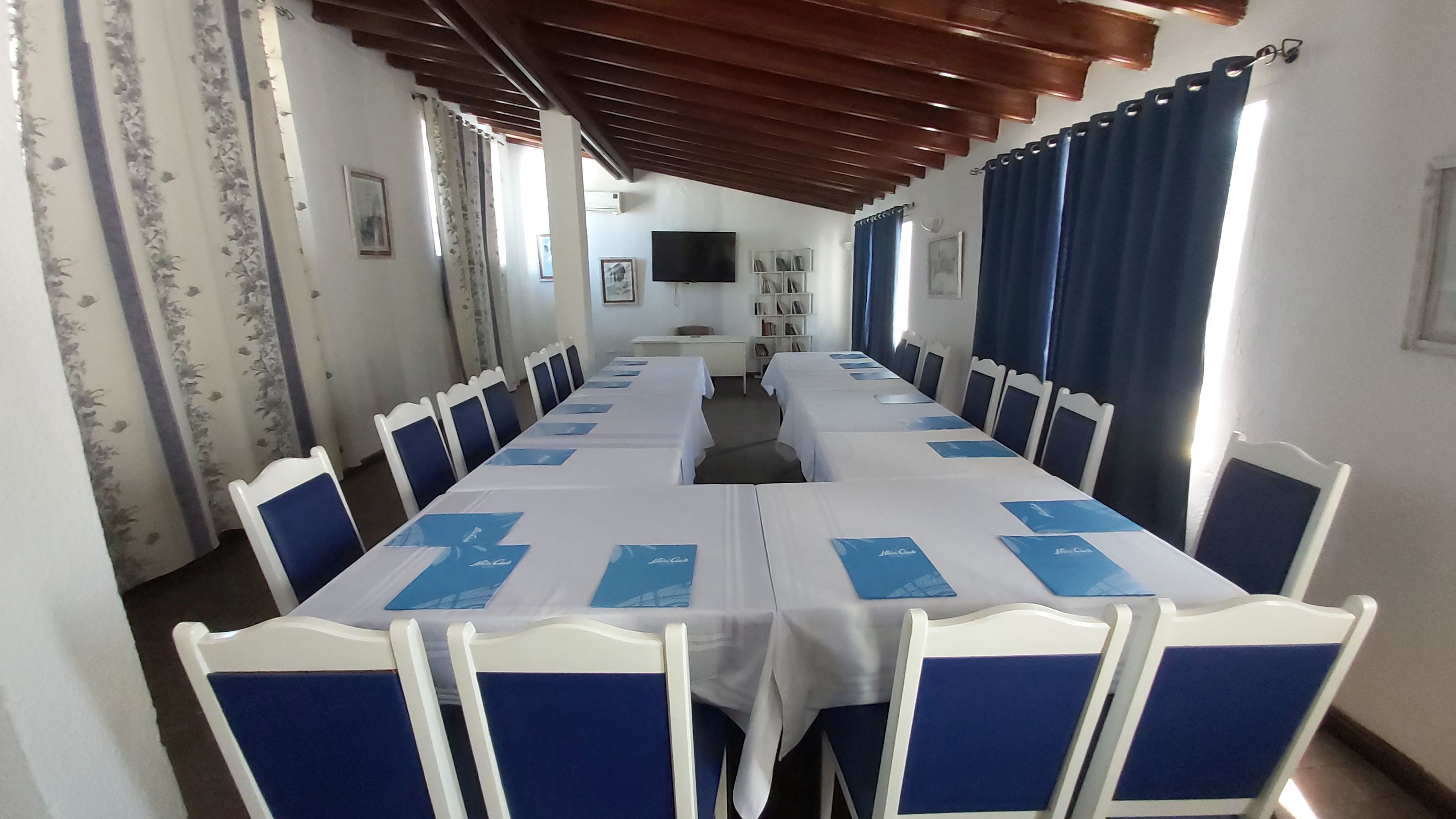 MICE (servicii de organizare de întâlniri, conferințe, alte evenimente)