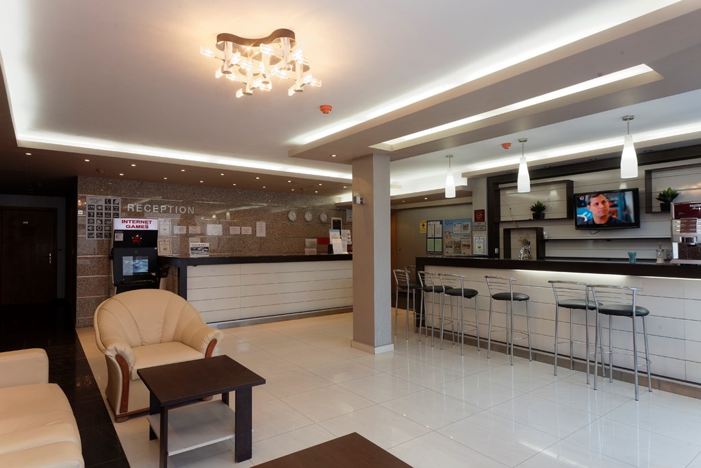 Lobby bar