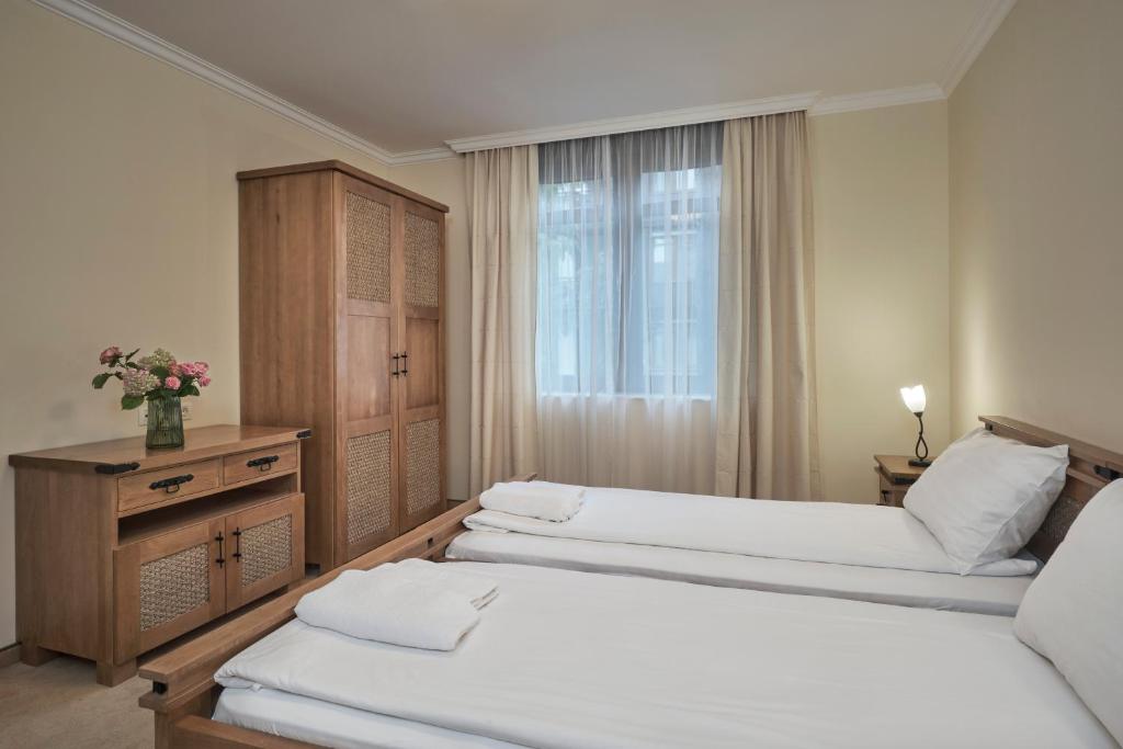 2 Bedroom Standard Apartment (Balcony)