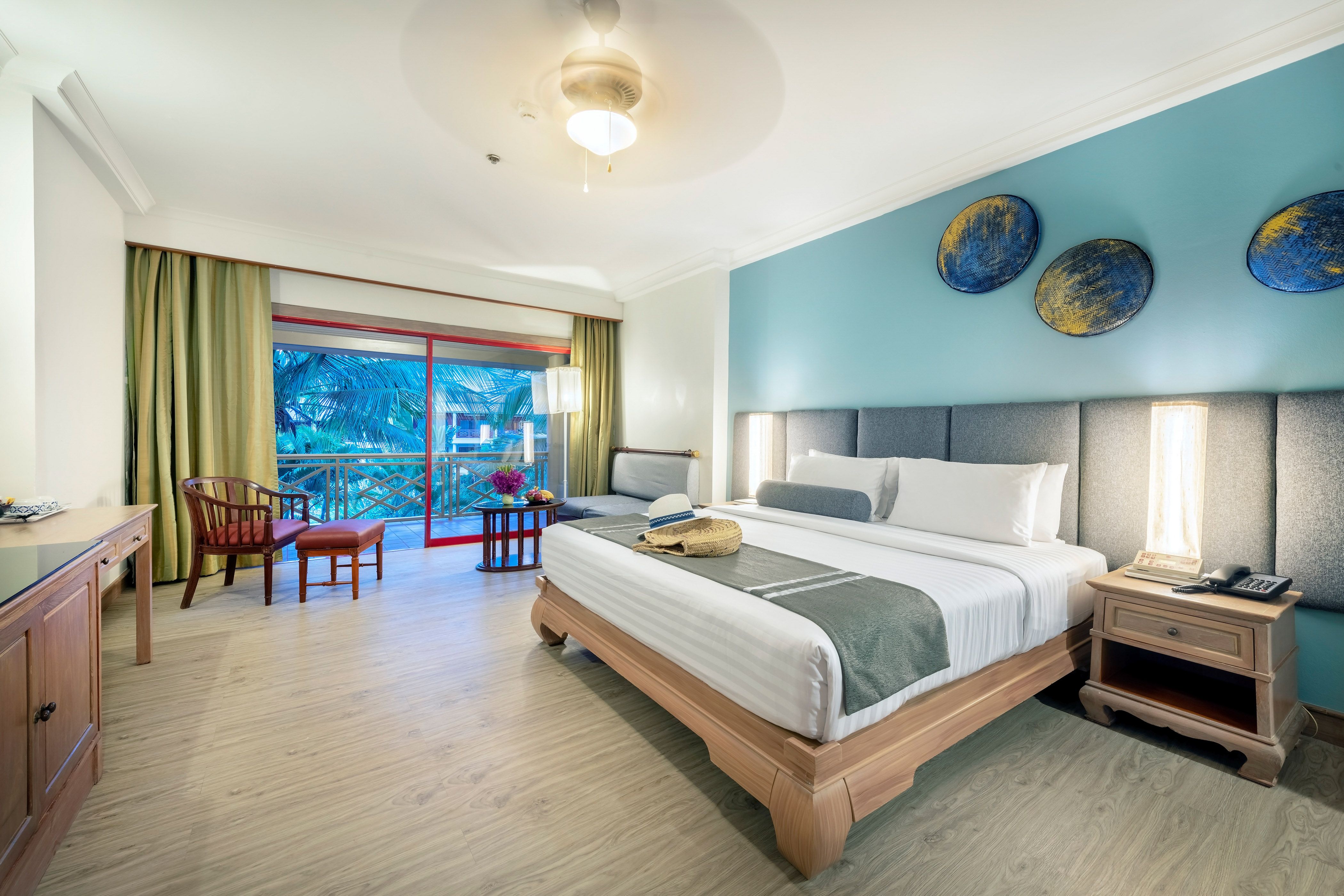 DELUXE ROOM 