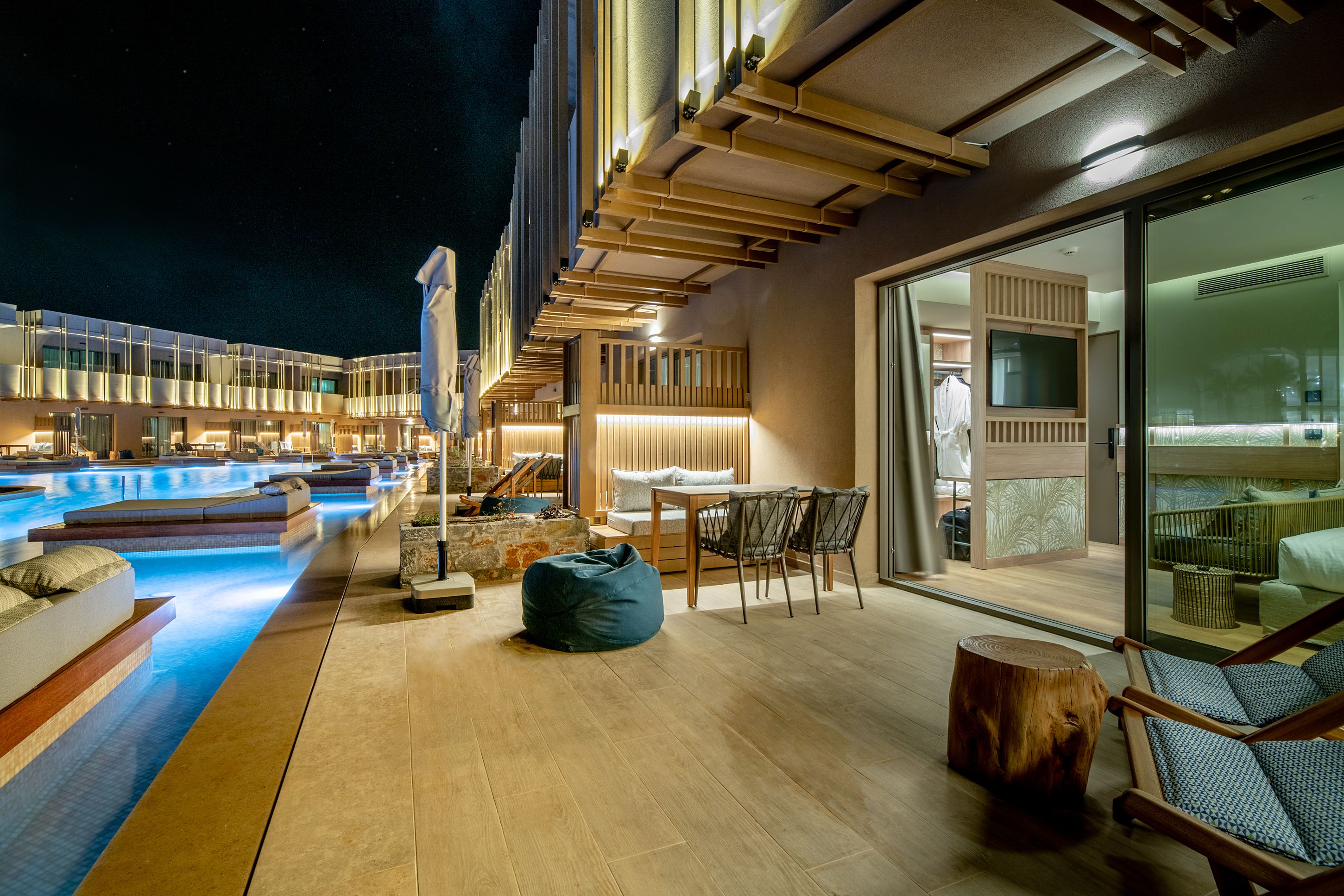 Classic Double Room Garden View with Pool Access
