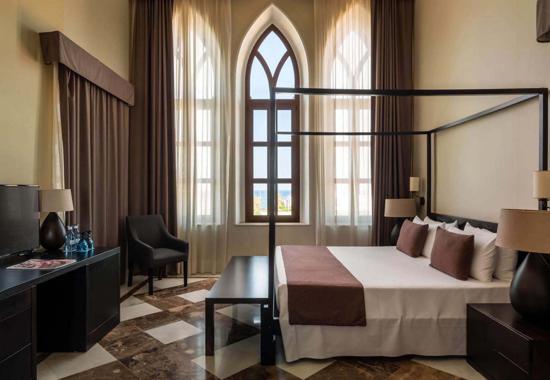 DOUBLE CLUB PALACE