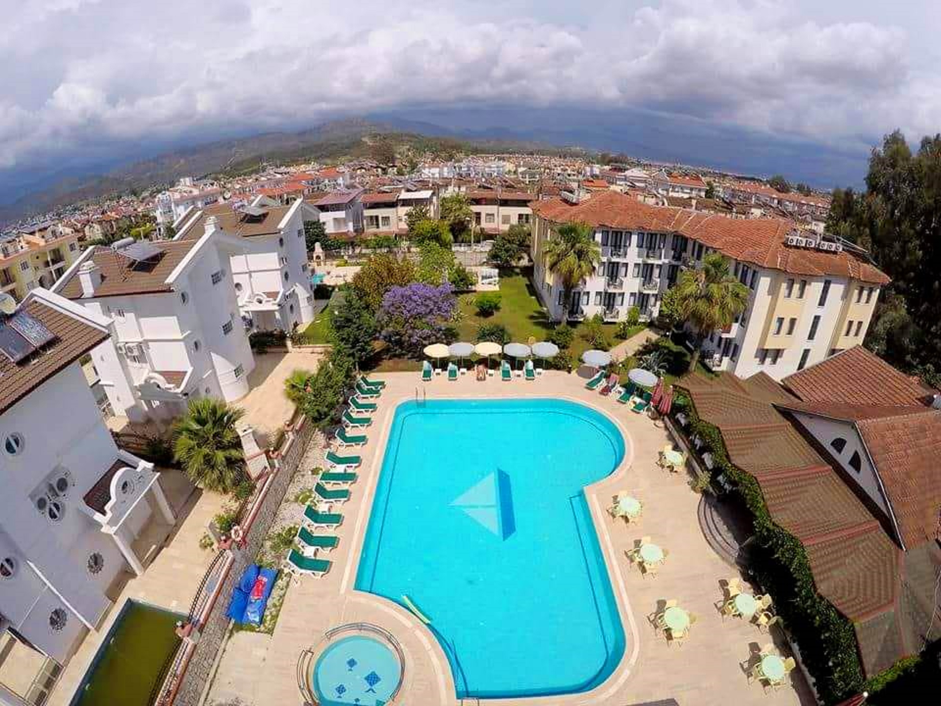 Piscina deschisă