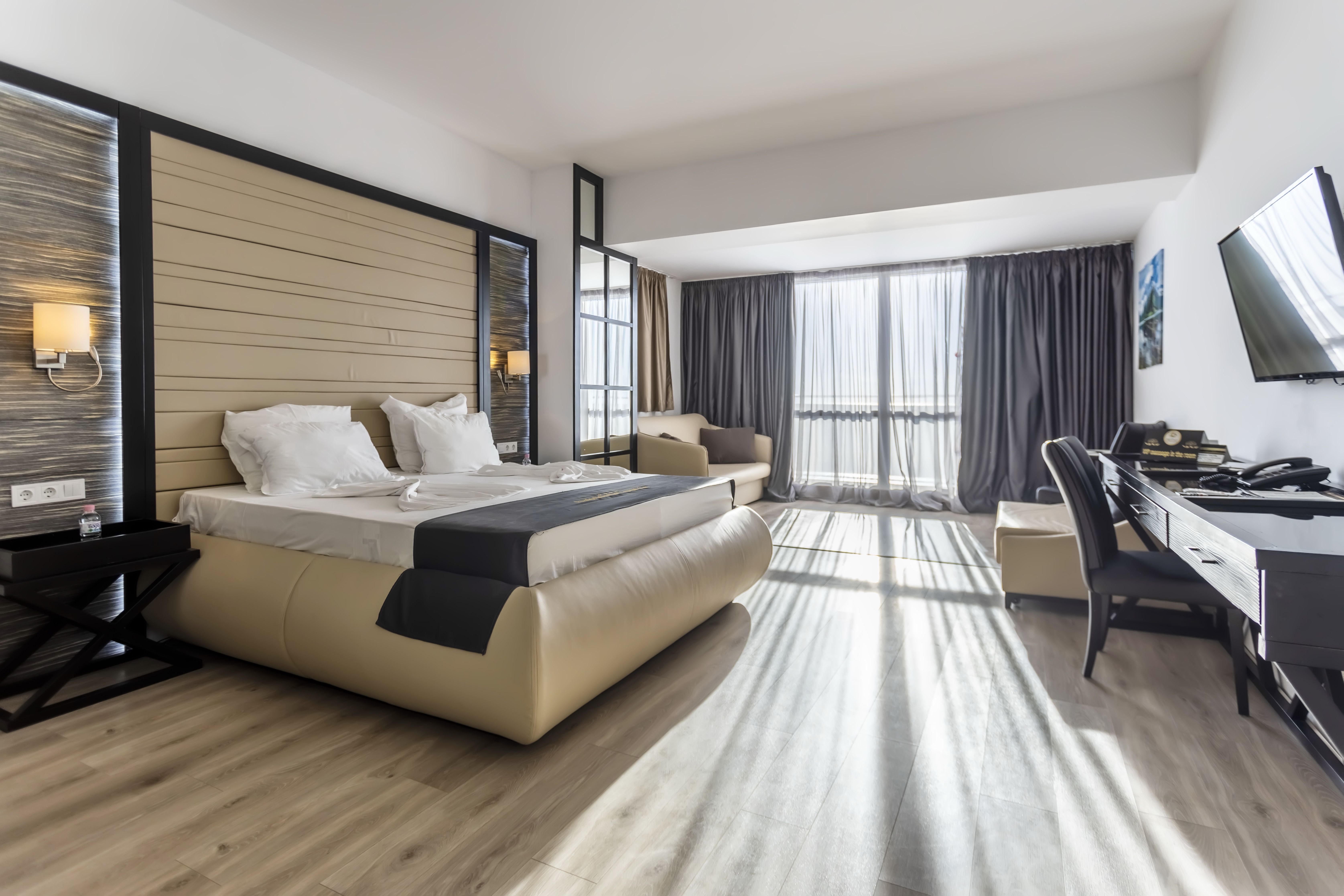 PREMIUM ROOM