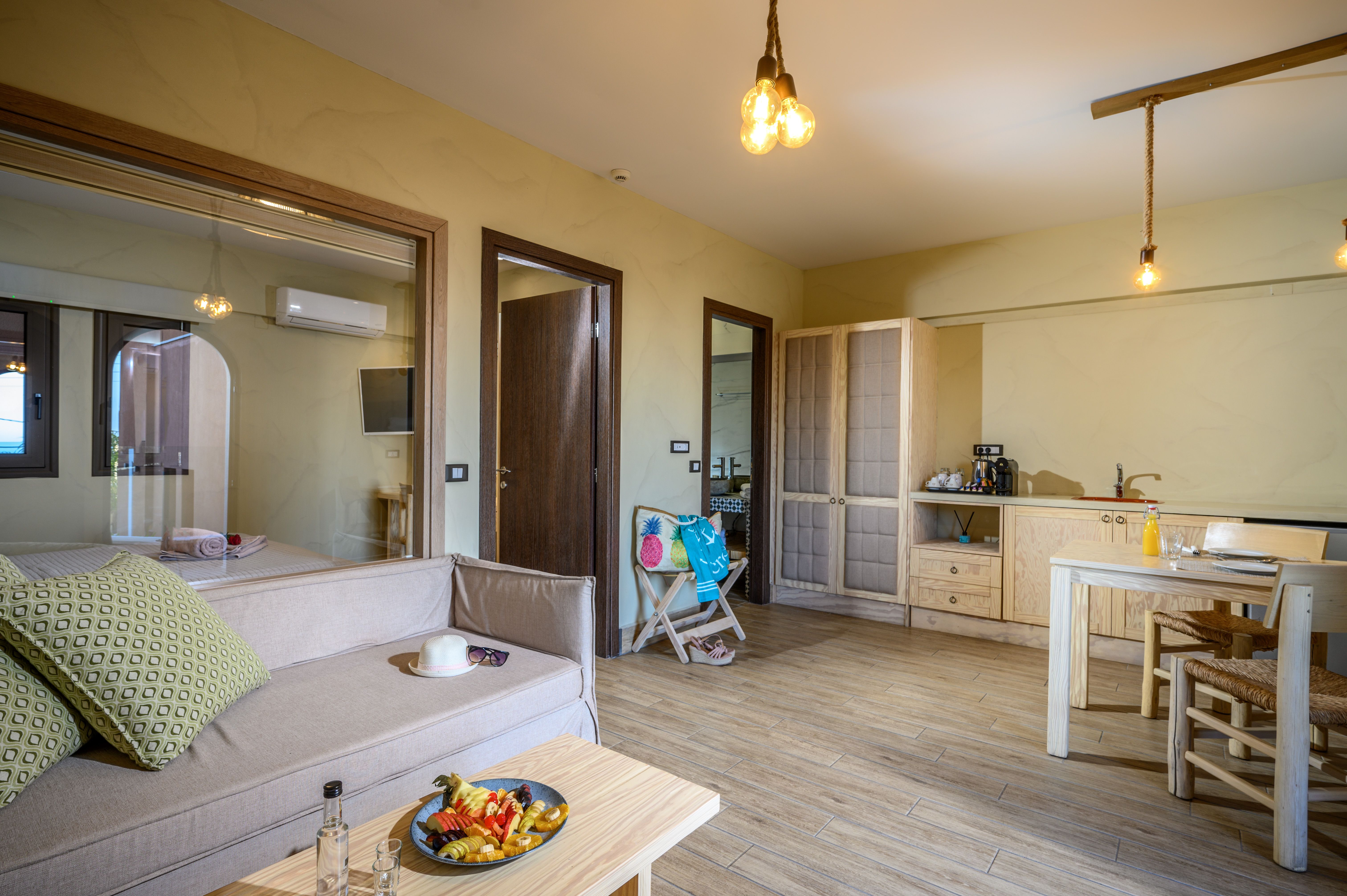 Luxury One-Bedroom Suite Inland View