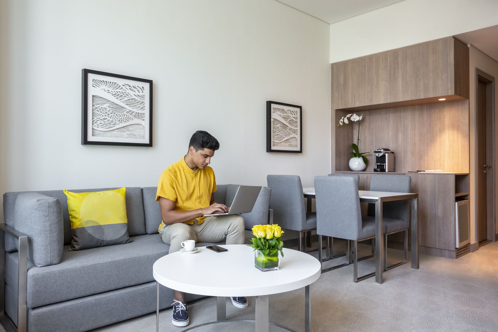 DELUXE SUITE