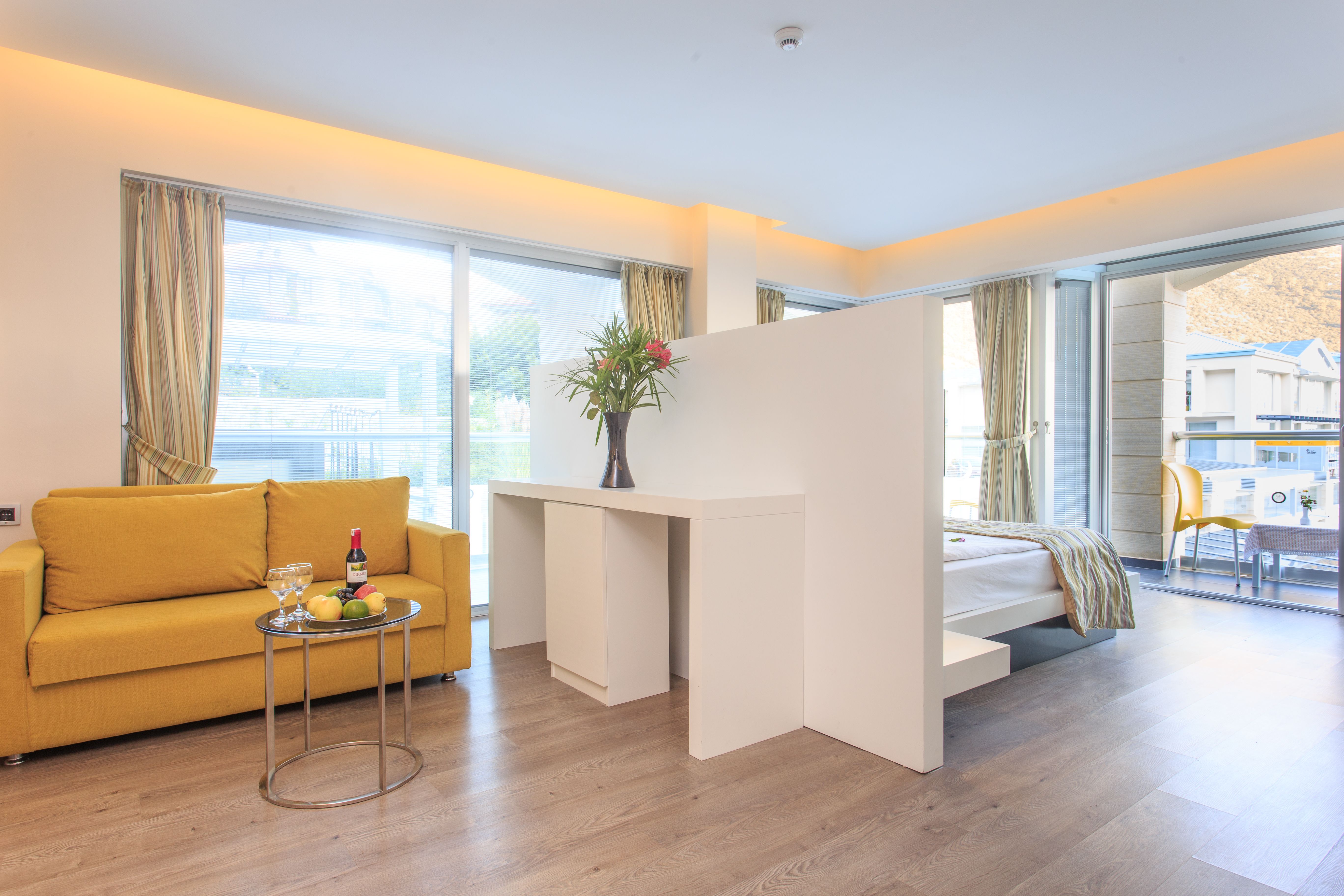 SUITE SIDE SEA VIEW