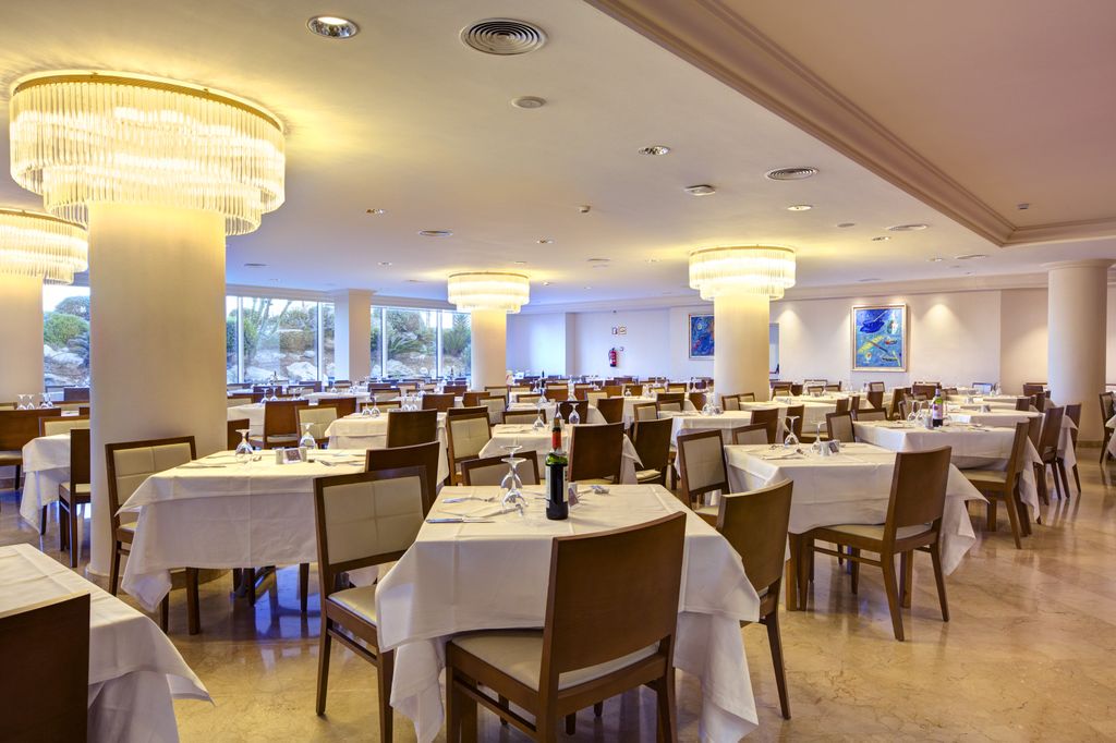 MAIN RESTAURANT
