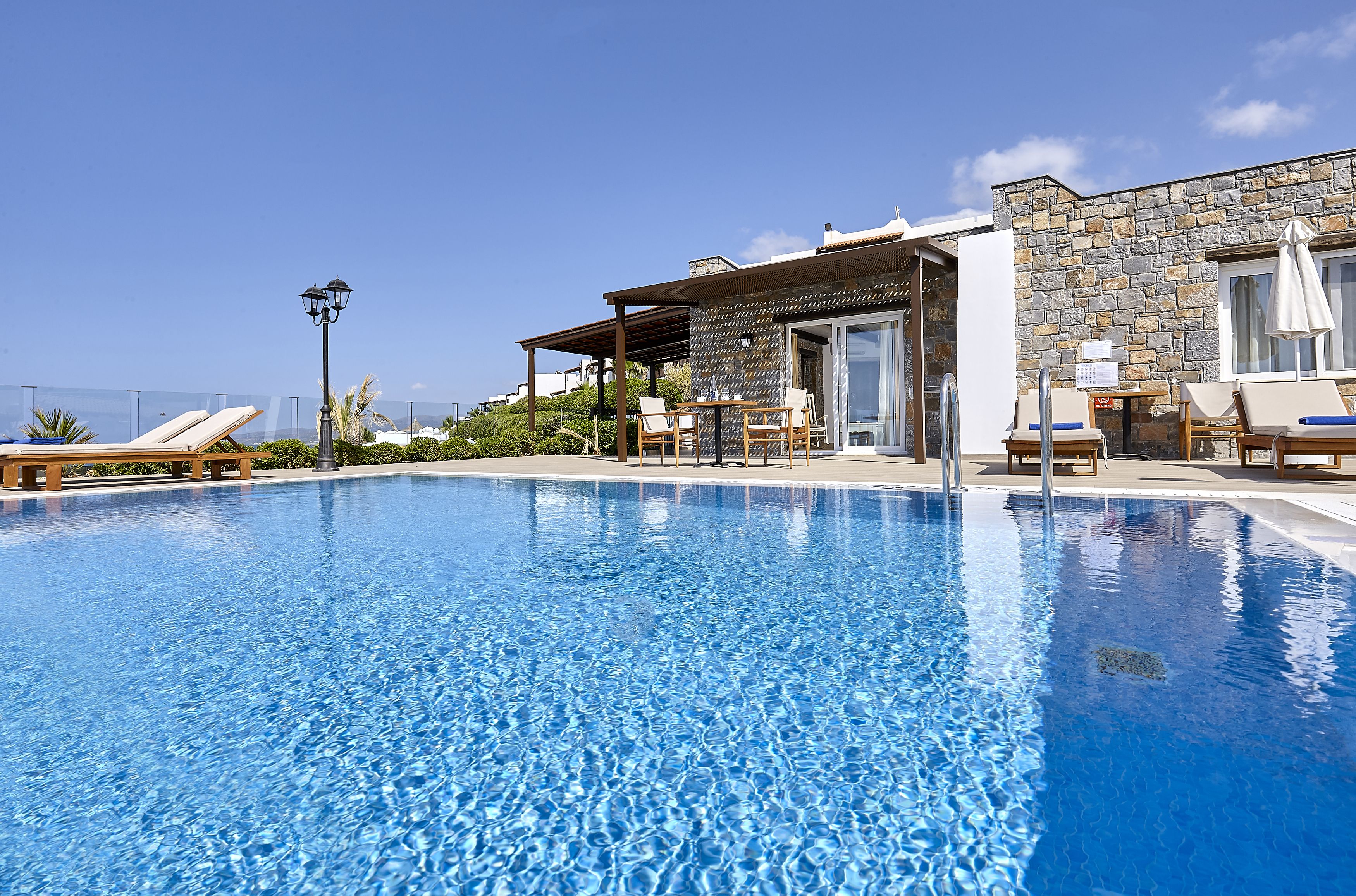 Dream Villa Aphrodite-2 bedrooms Beach Front with private pool