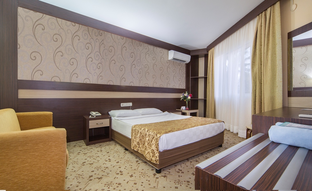 WORLD FAMILY ROOM