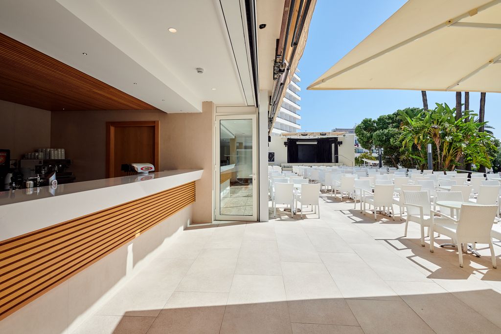POOL BAR