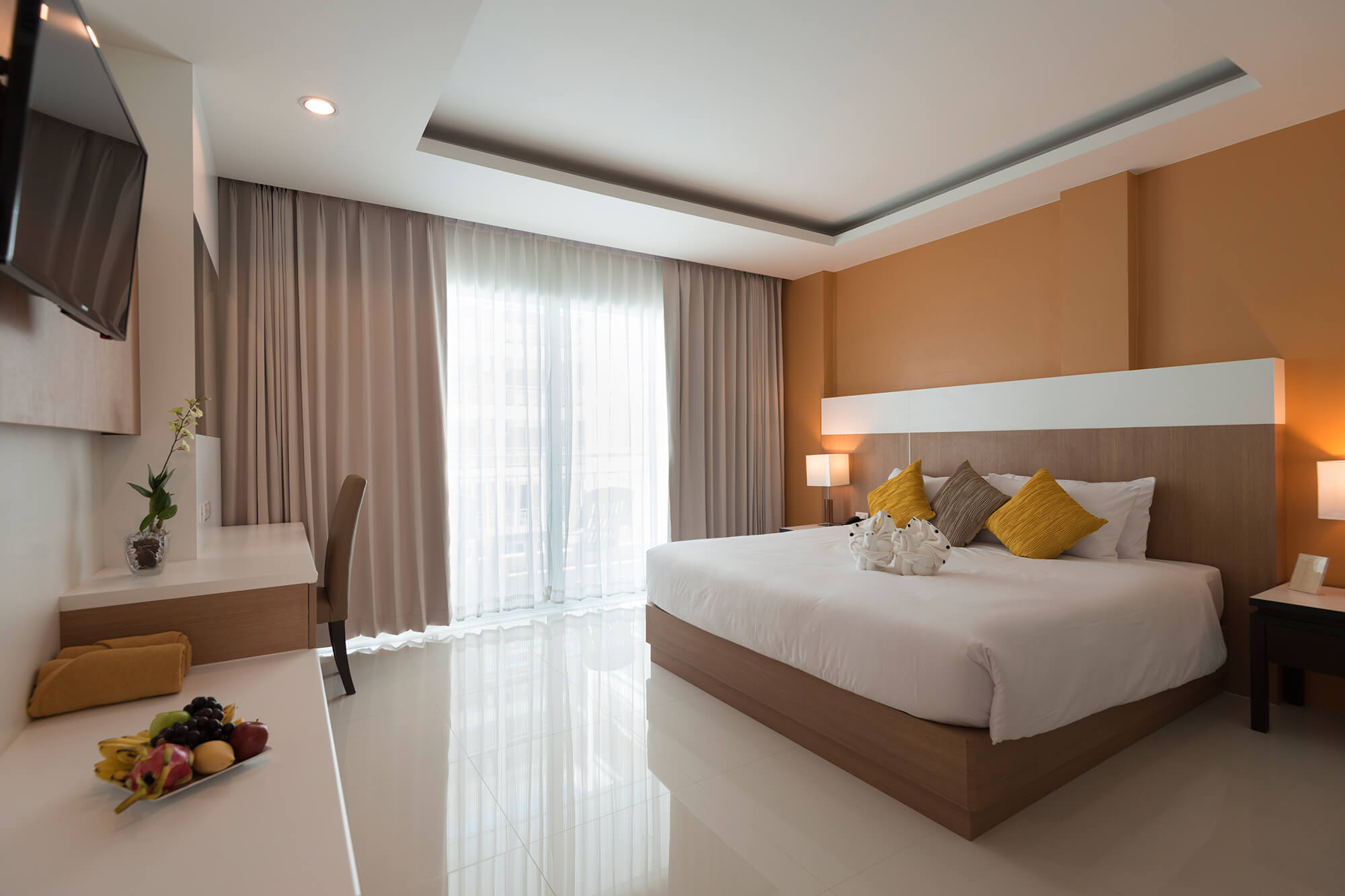 DELUXE ROOM