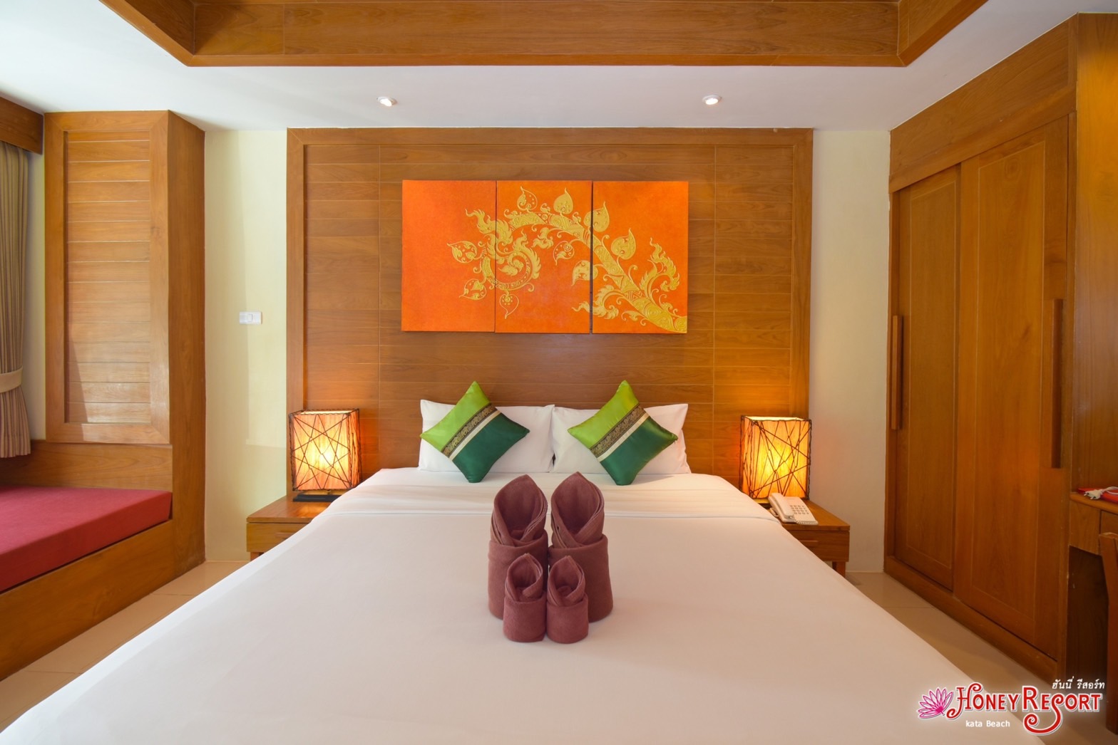 DELUXE ROOM 