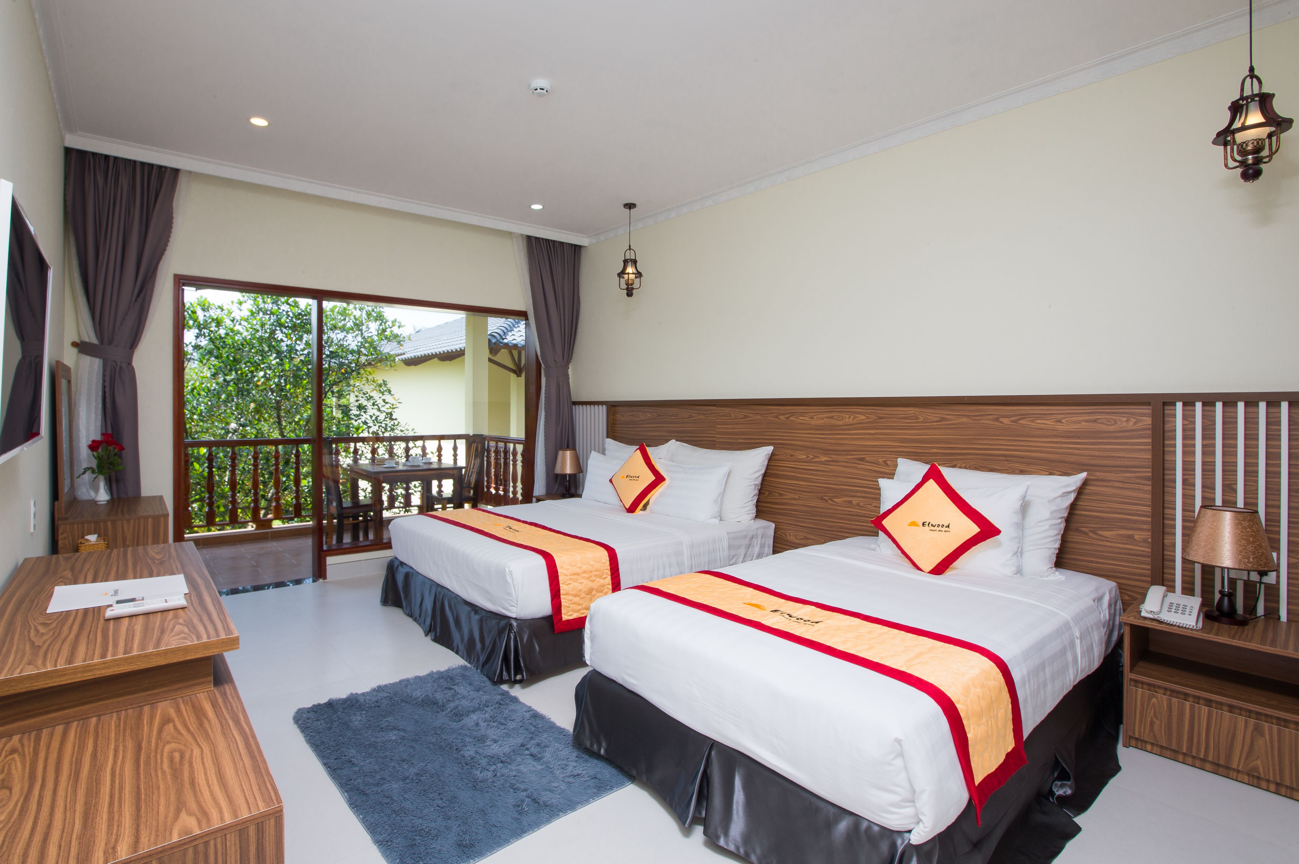 GARDEN VIEW GRAND BALCONY 