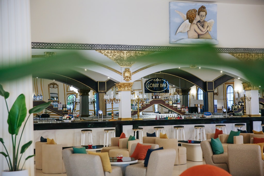 NERO LOBBY BAR