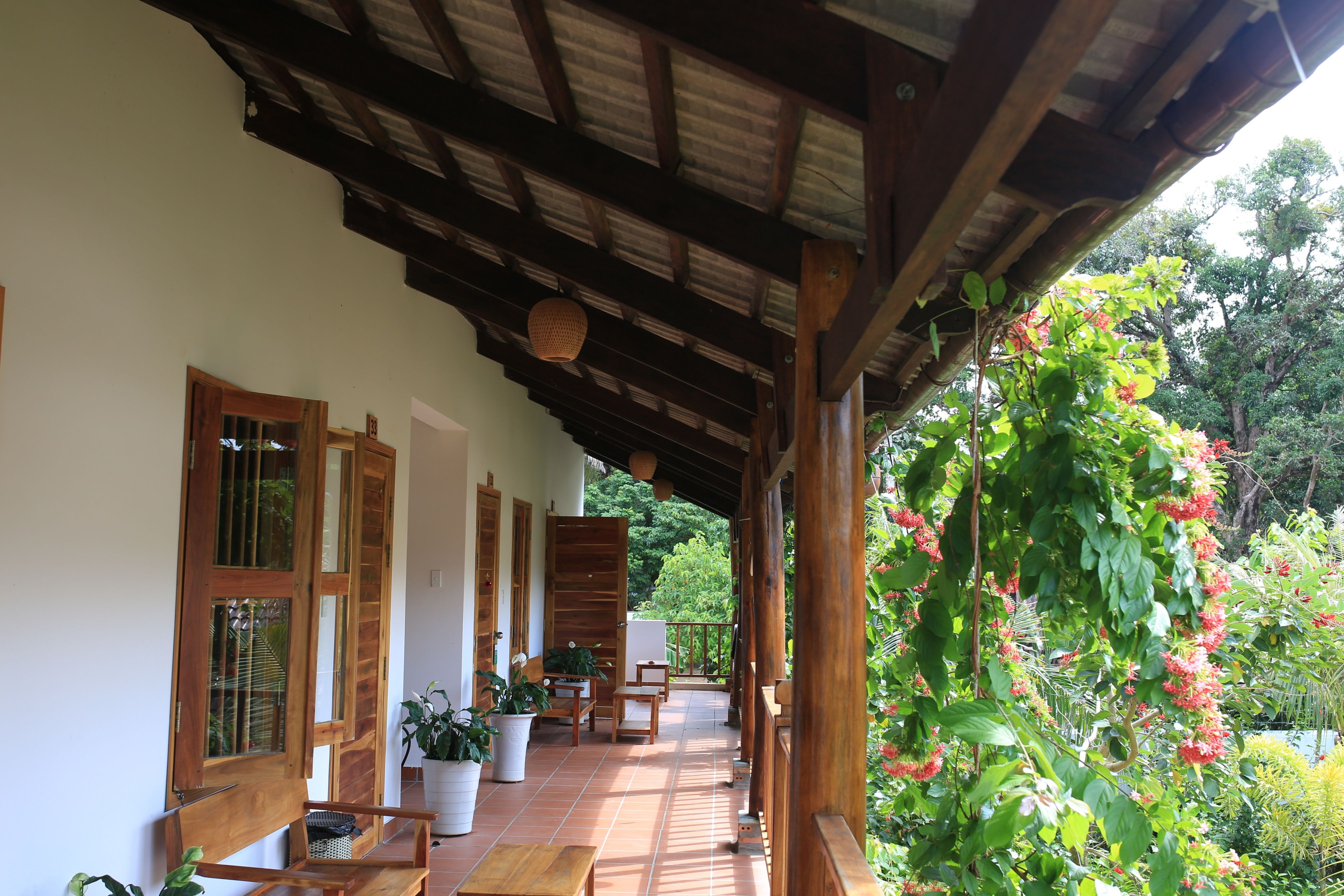 ROOM WITH GARDEN VIEW