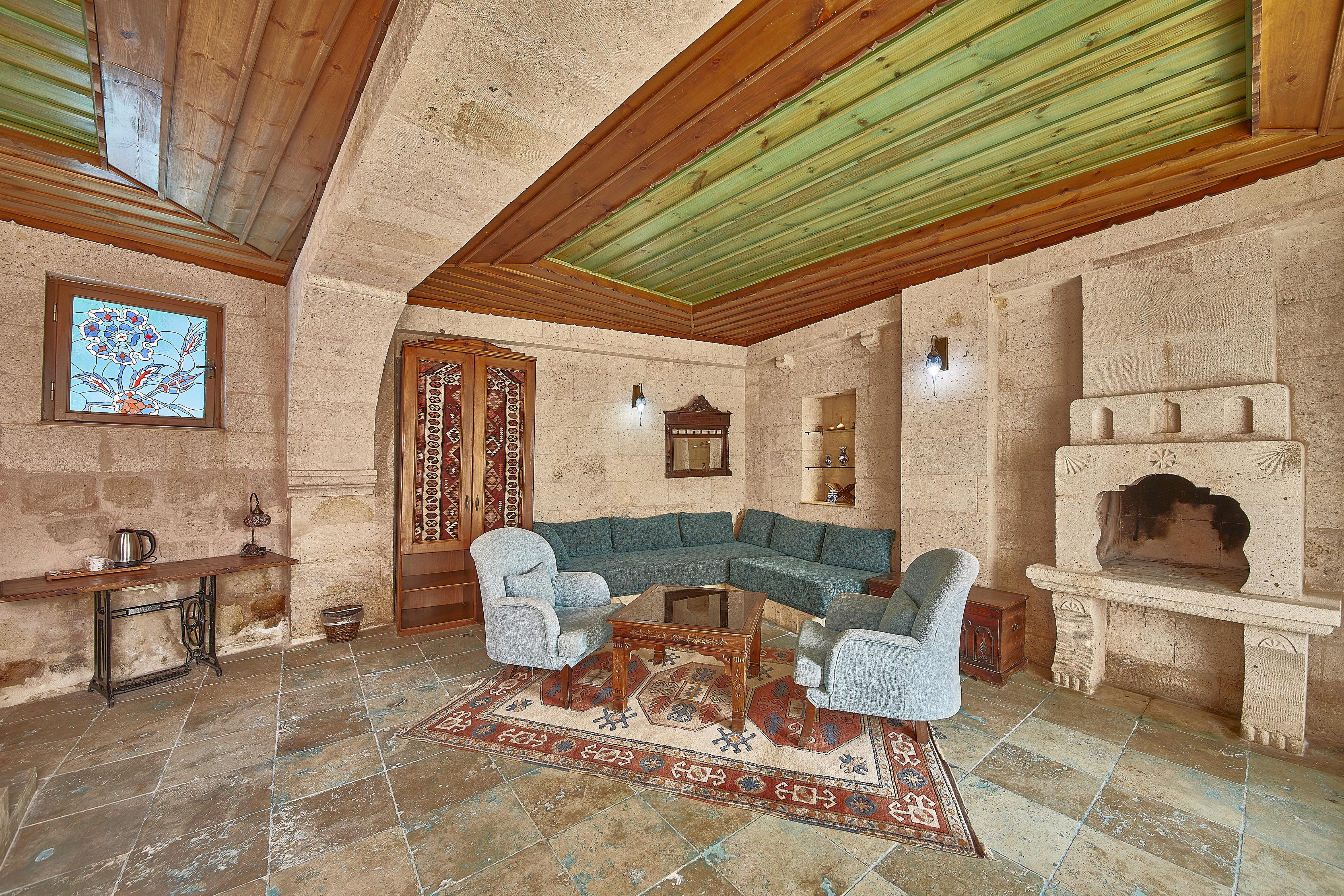 KING SUITE ROOM