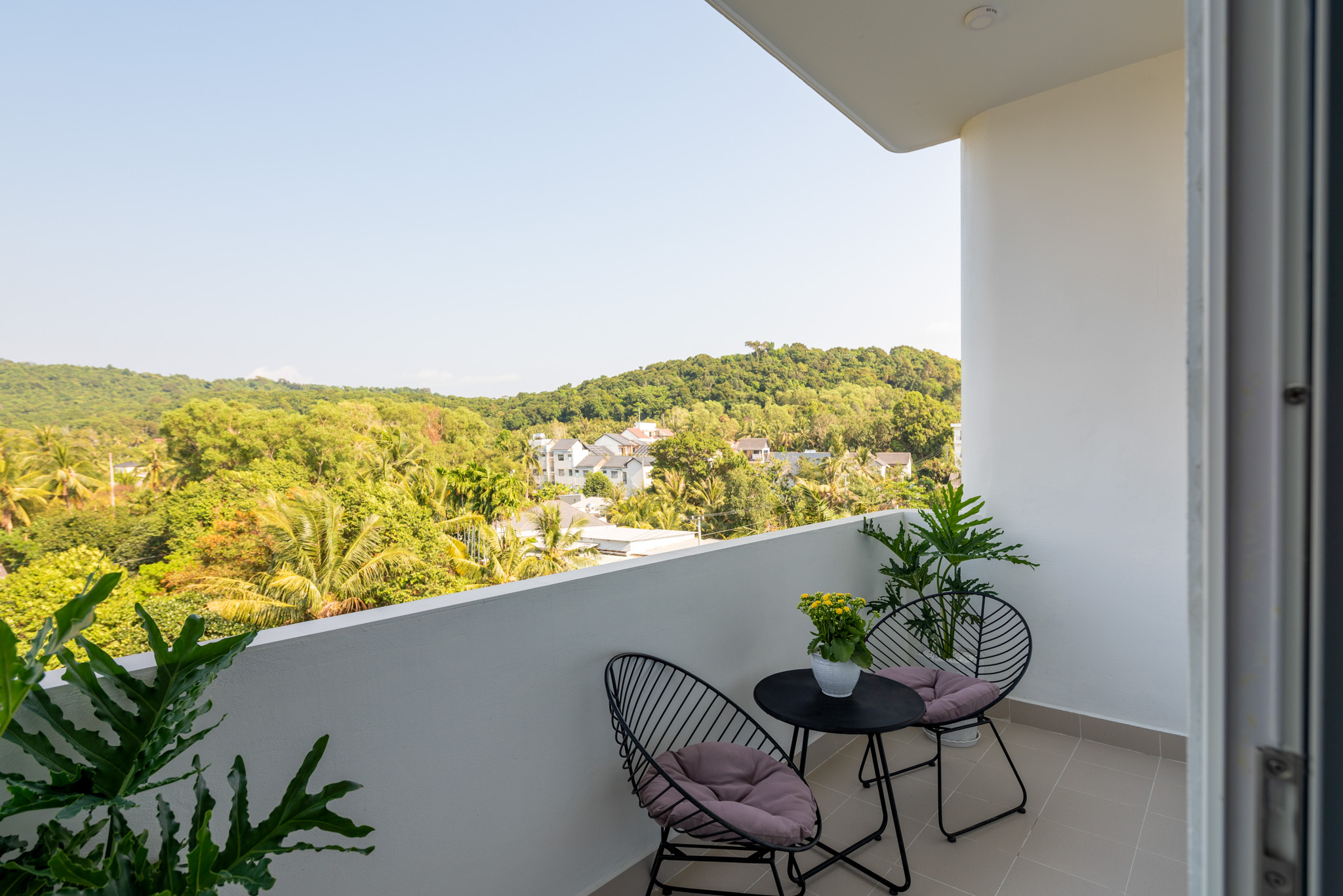 SUPERIOR WITH BALCONY
