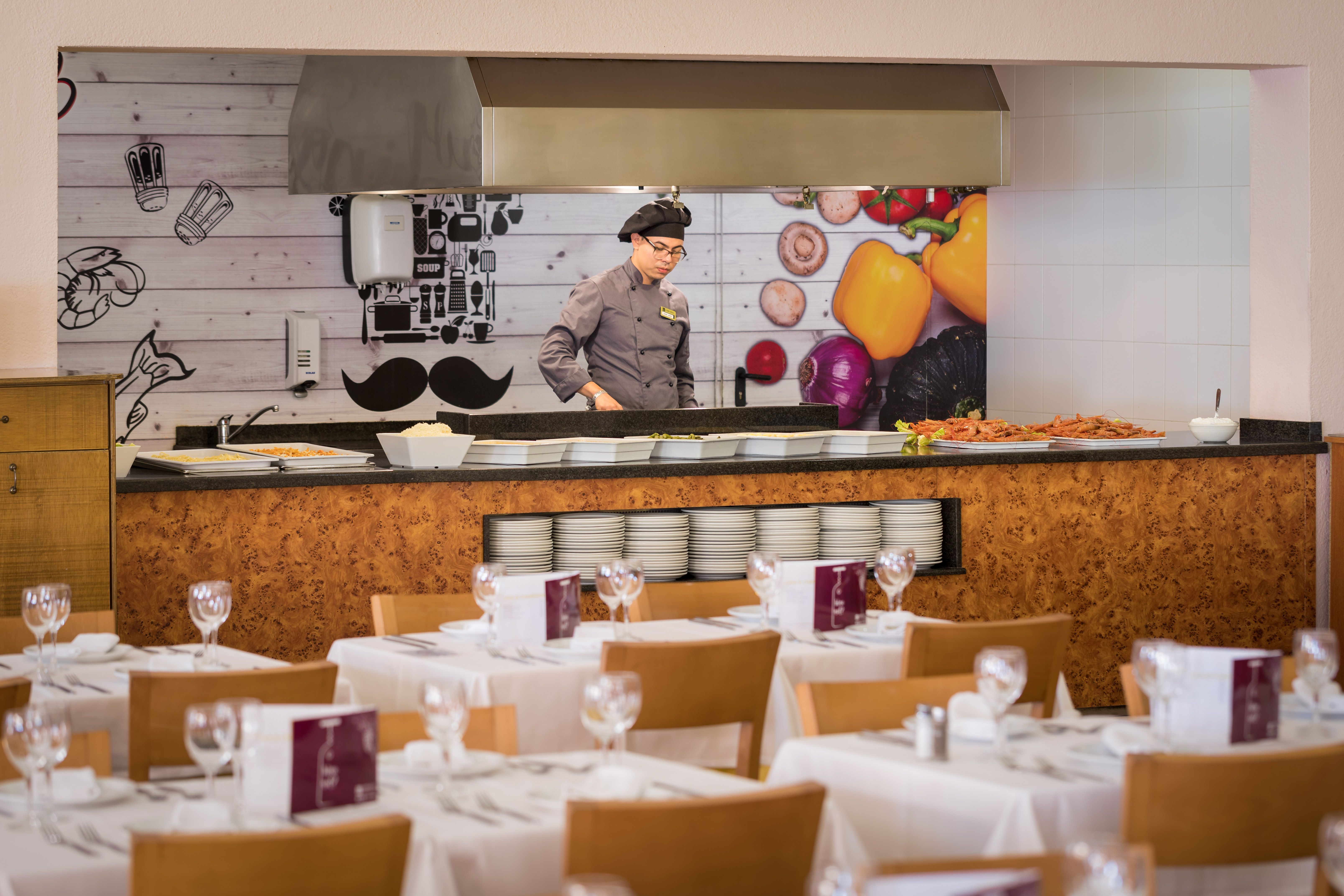 MAIN RESTAURANT