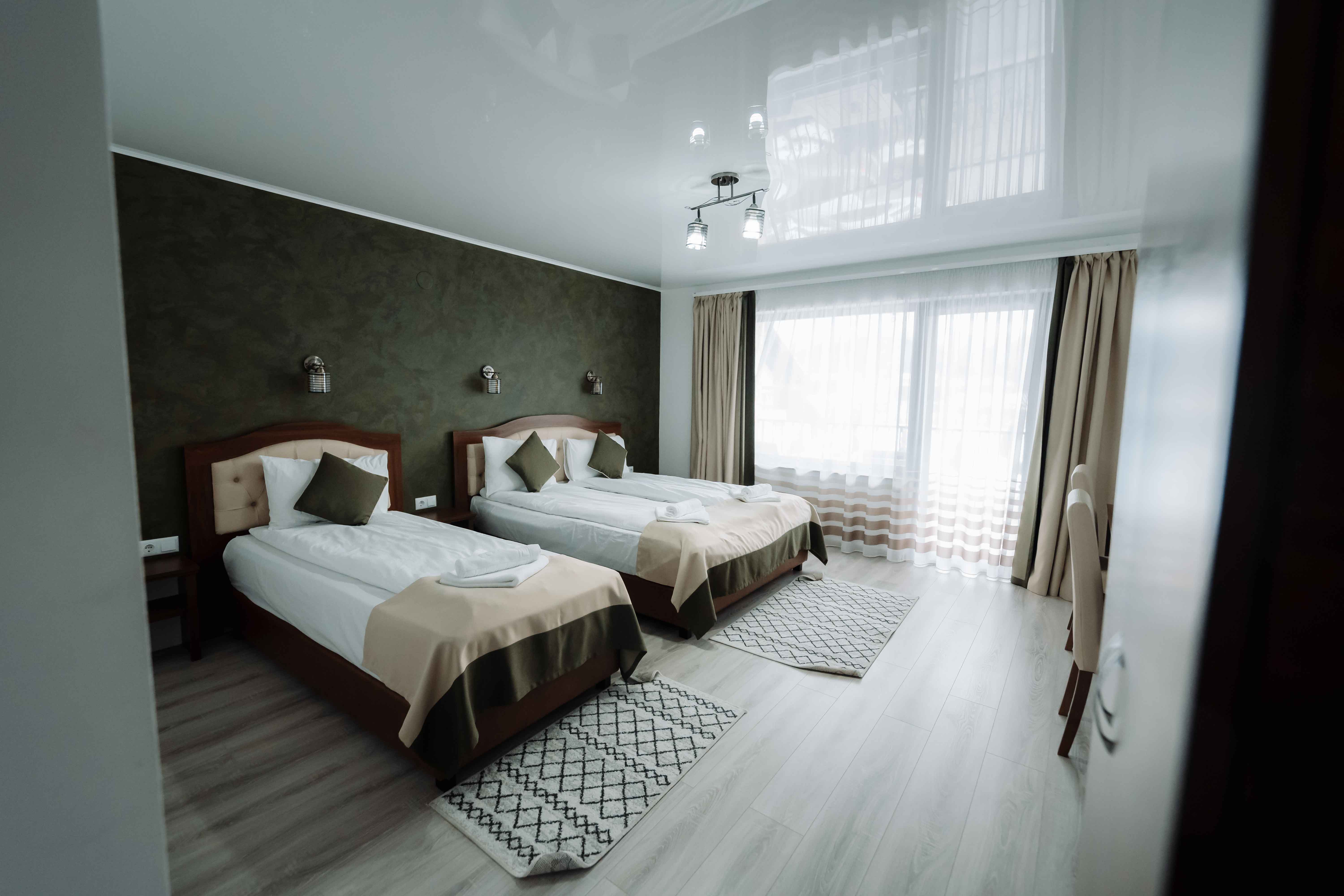 Camera Dubla Etaj 1 cu balcon