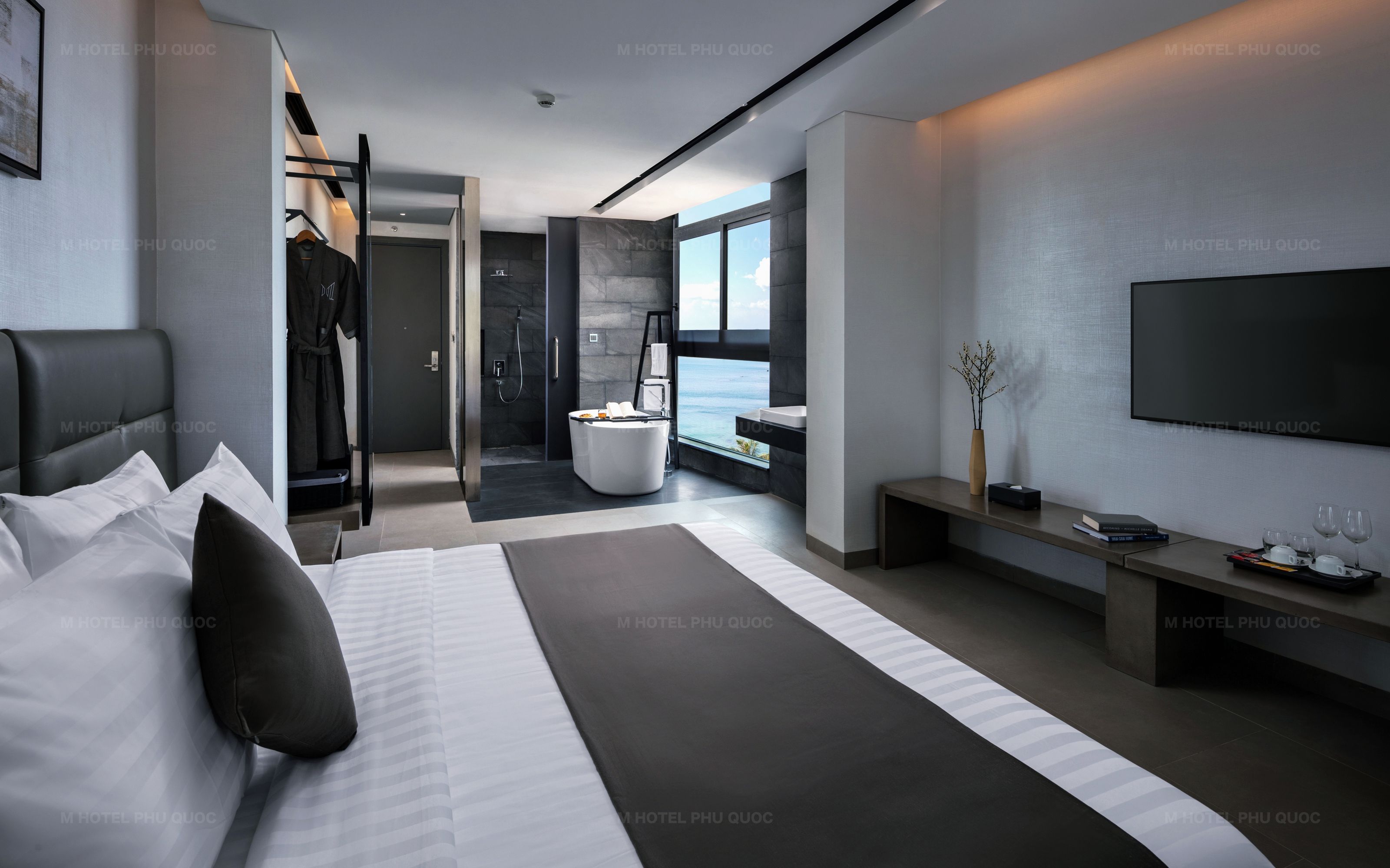 DELUXE DOUBLE SUITE WITH BALCONY (CHILD WITHOUT EXTRA BED)