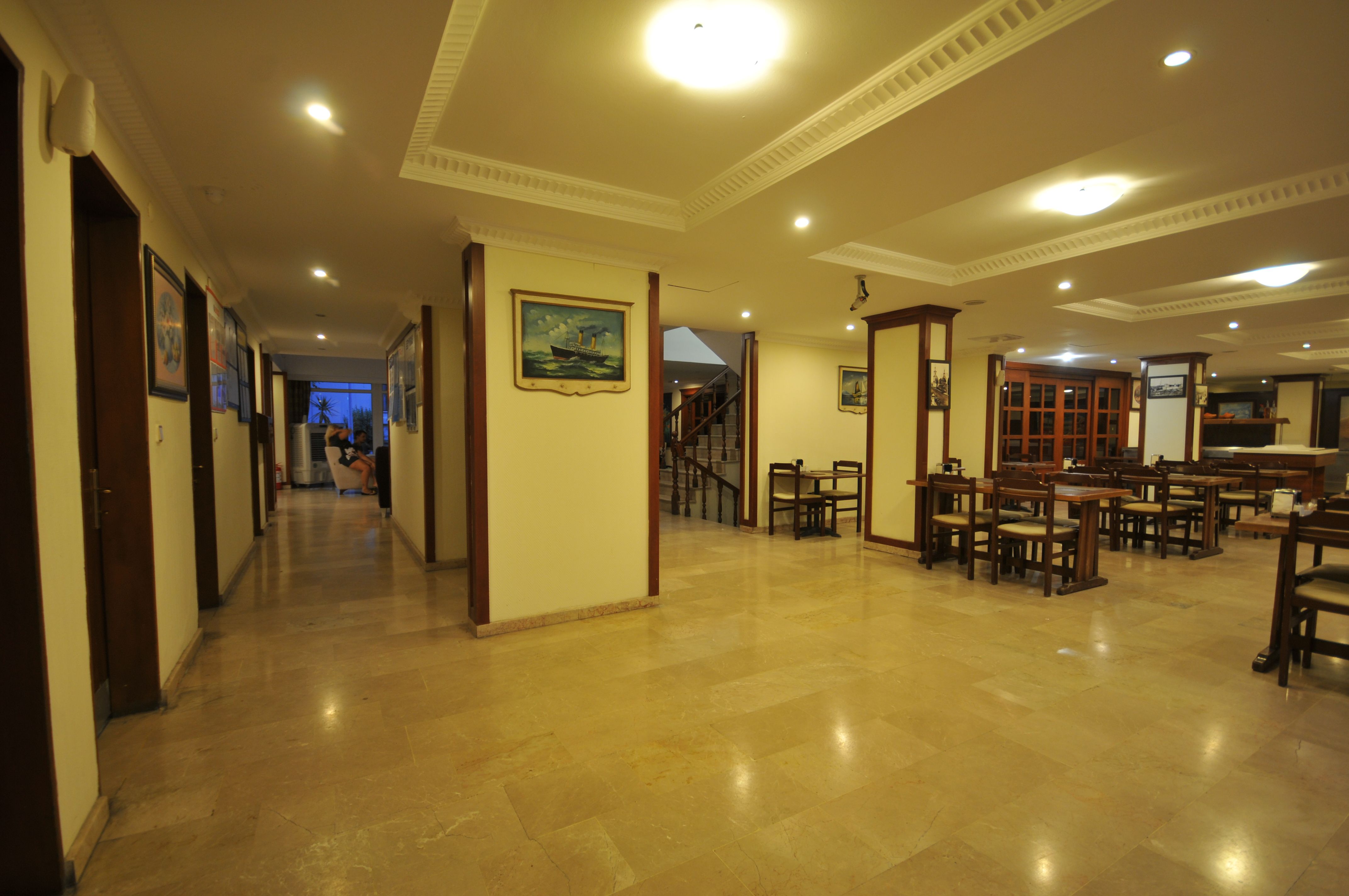 SUNMARIS RESTAURANT