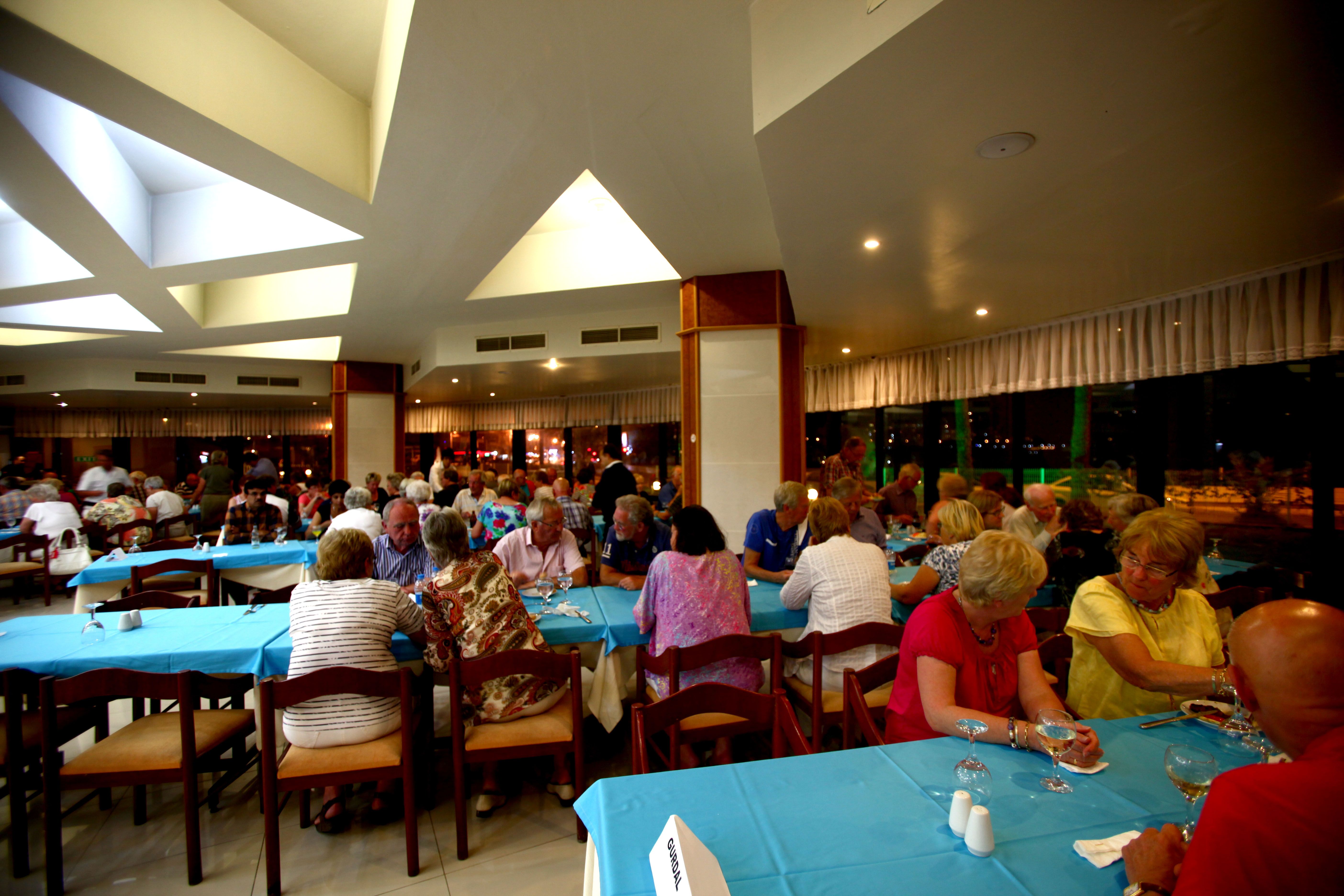 MAIN RESTAURANT 
