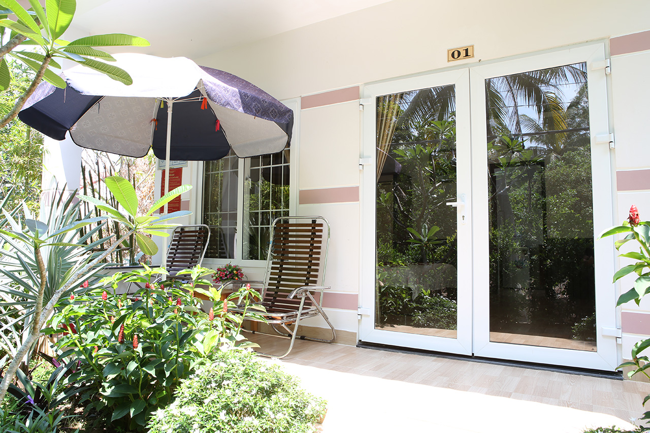 TRIPLE GARDEN VIEW