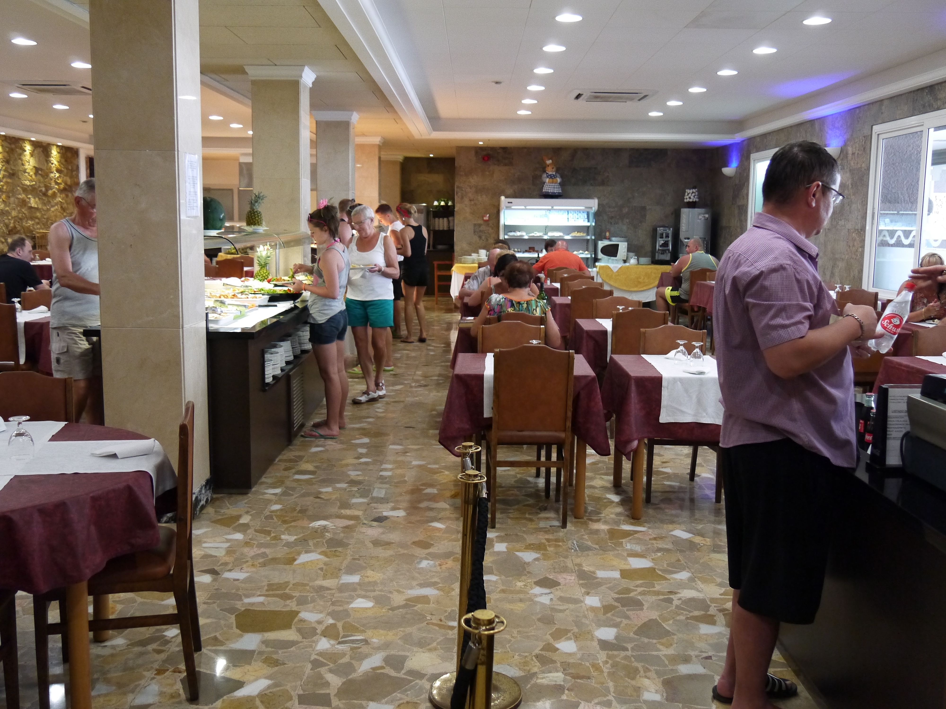 MAIN RESTAURANT