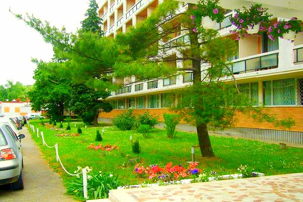 Neptun, Hotel Balea, exterior, gradina.jpg