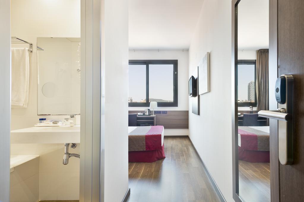 DOUBLE ROOM