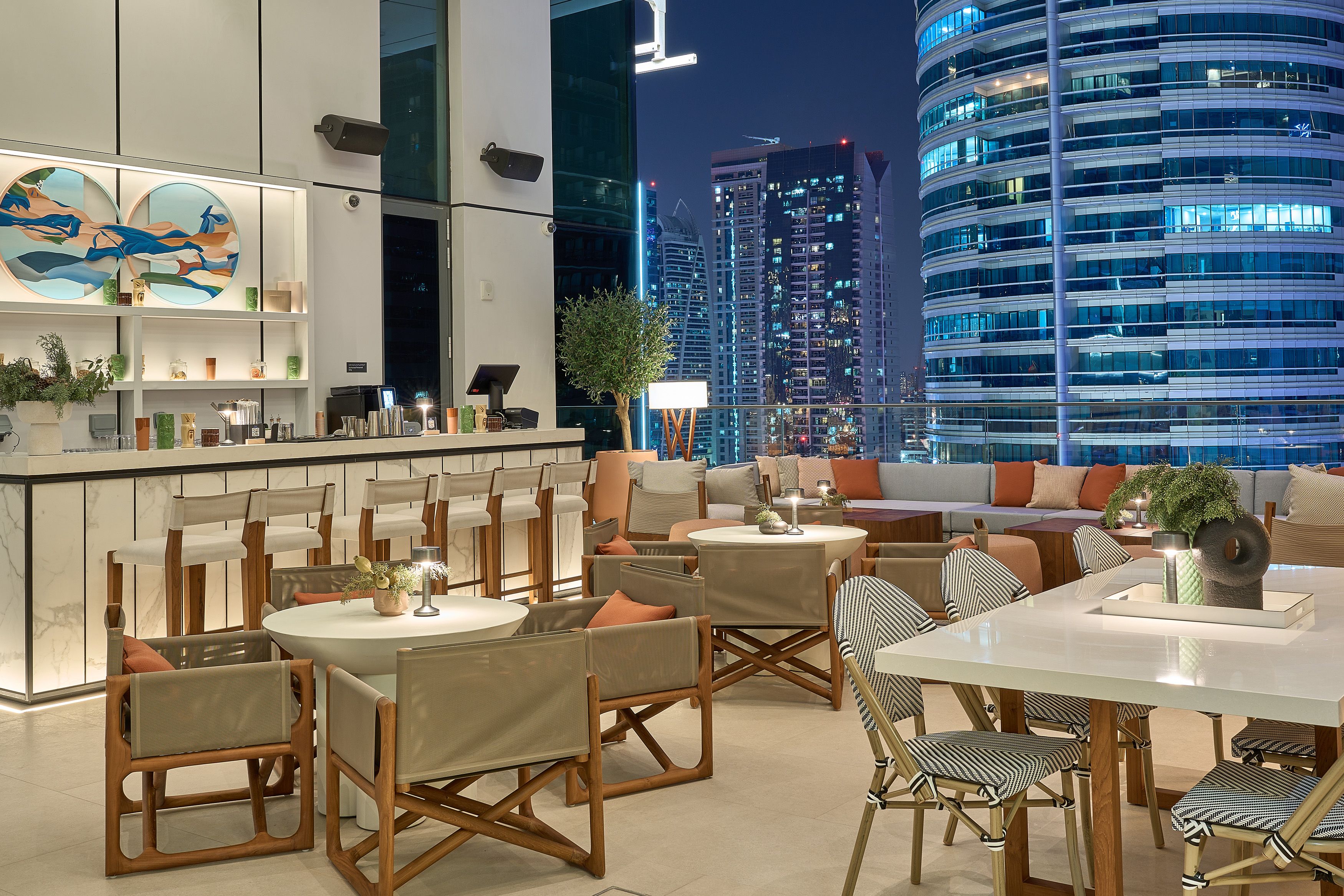 Flo Pool Bar and Lounge
