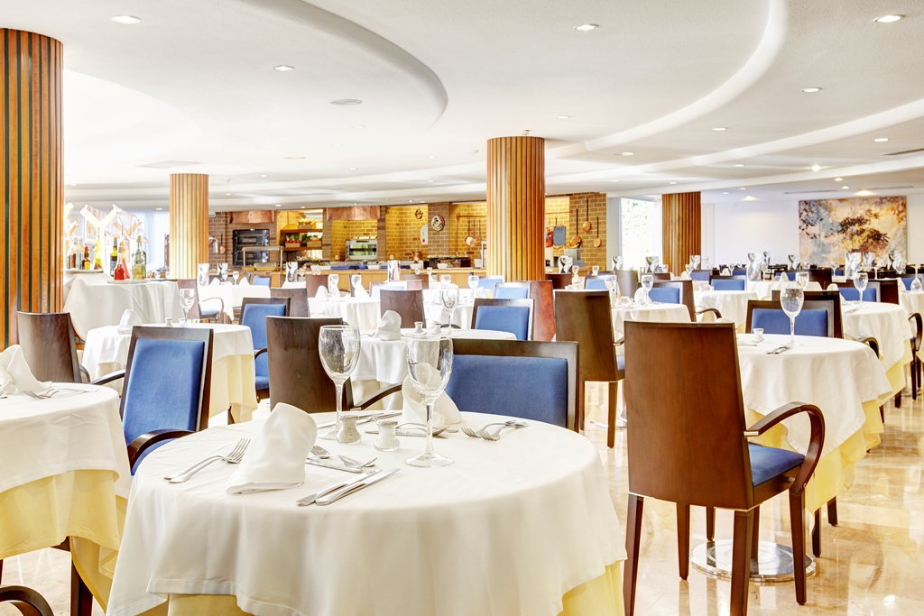 MAIN RESTAURANT