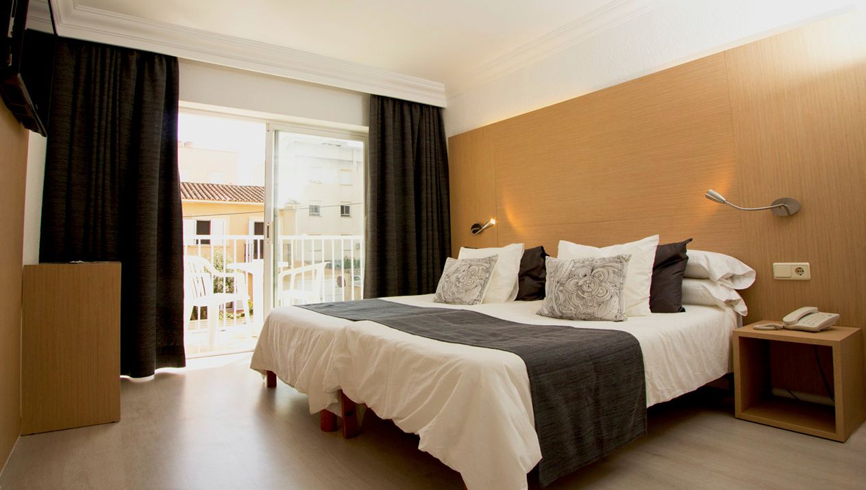 DOBLE STANDARD ROOM BALCONY OR TERRACE
