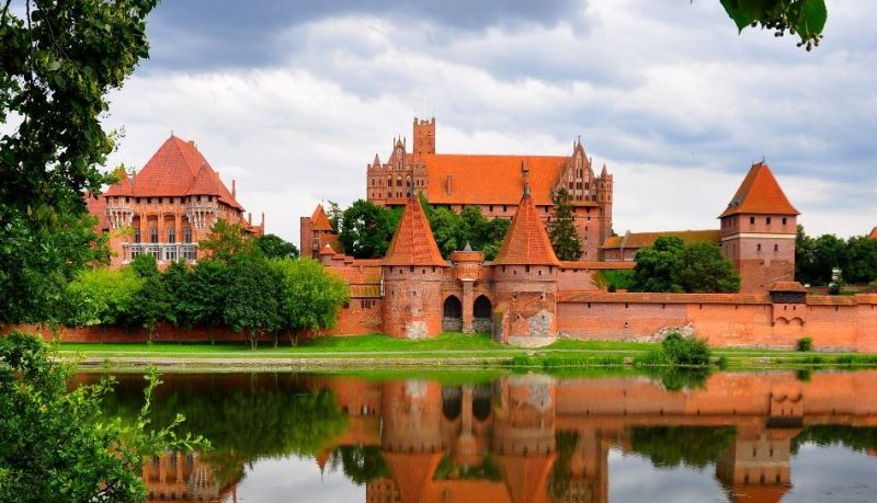 Malbork-Castle-Most-Imposing-Brick-Structure.jpg