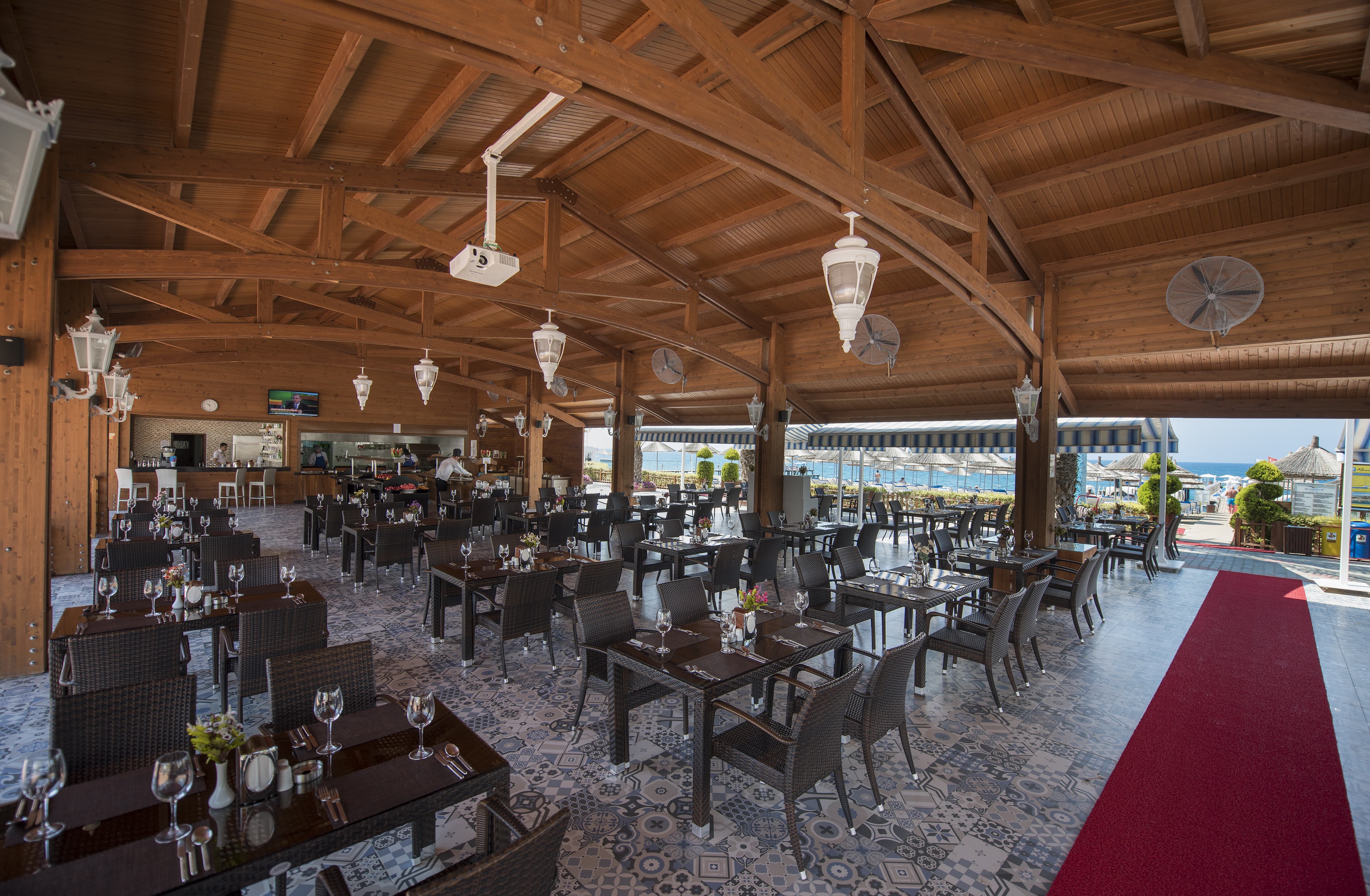 SNACK RESTAURANT