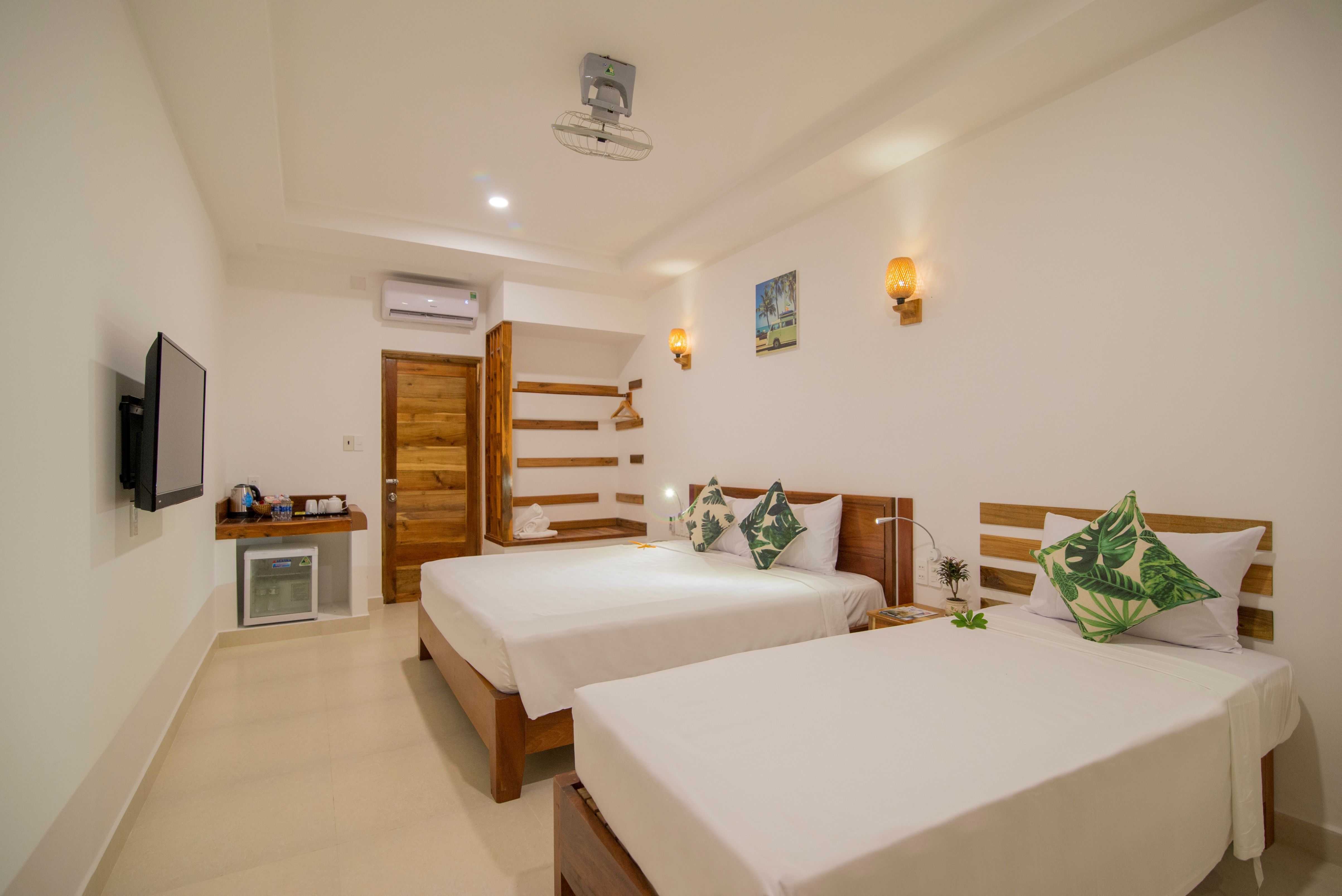 TRIPLE ROOM WITH BALCONY (NO EXTRA BED)