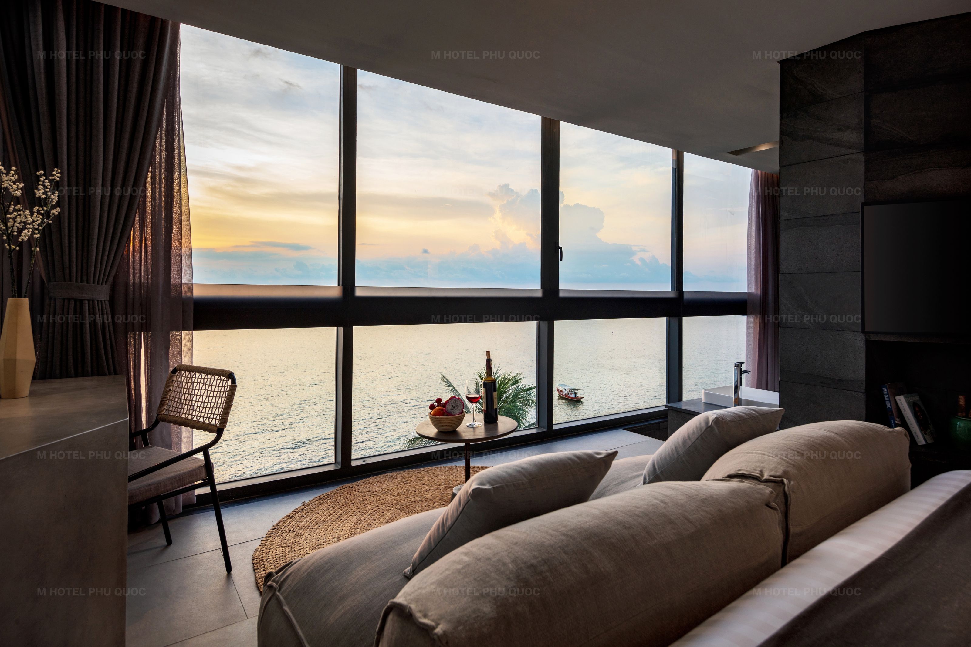 OCEAN EYES SUITE