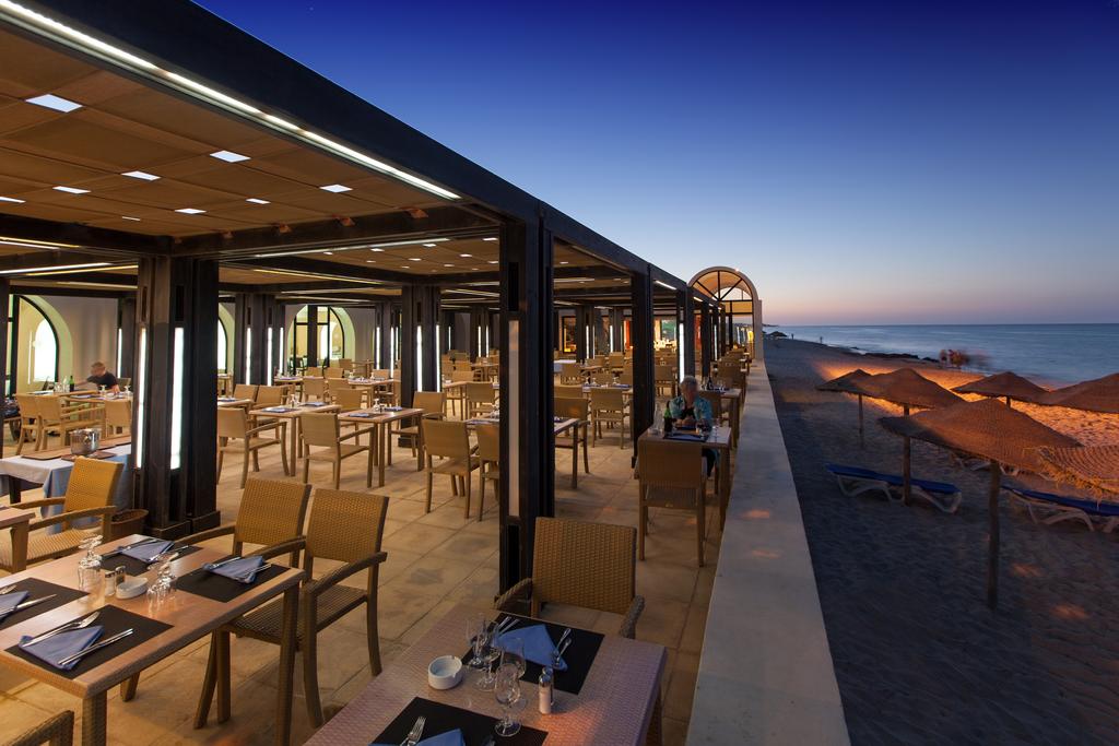 BEACH BAR
