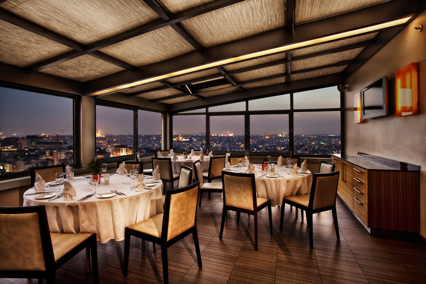 TERRACE L'ORANJE RESTAURANT