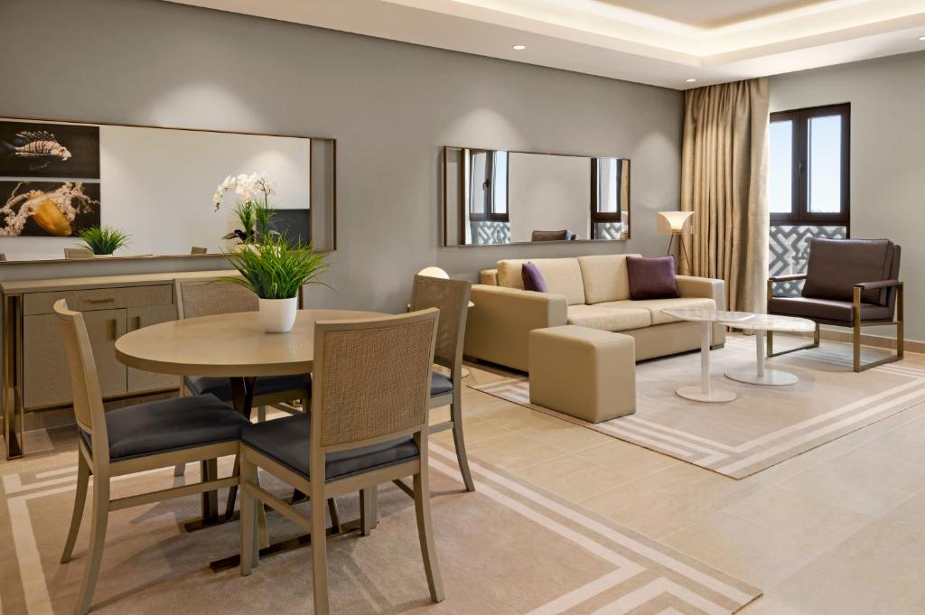 Family Three Bedroom Sea View Apartment