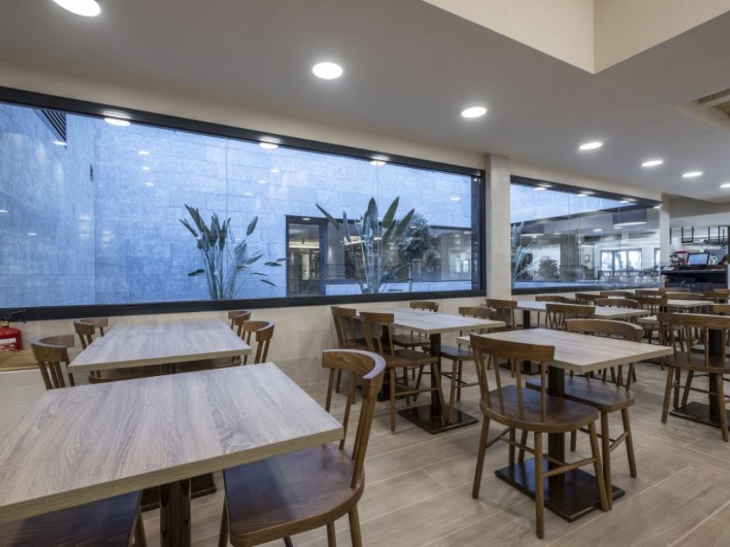 MAIN RESTAURANT