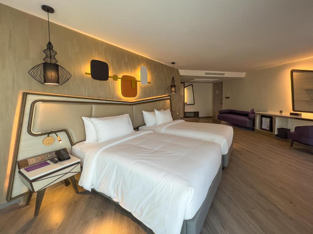 Amethyst Executive Twin Bed Room