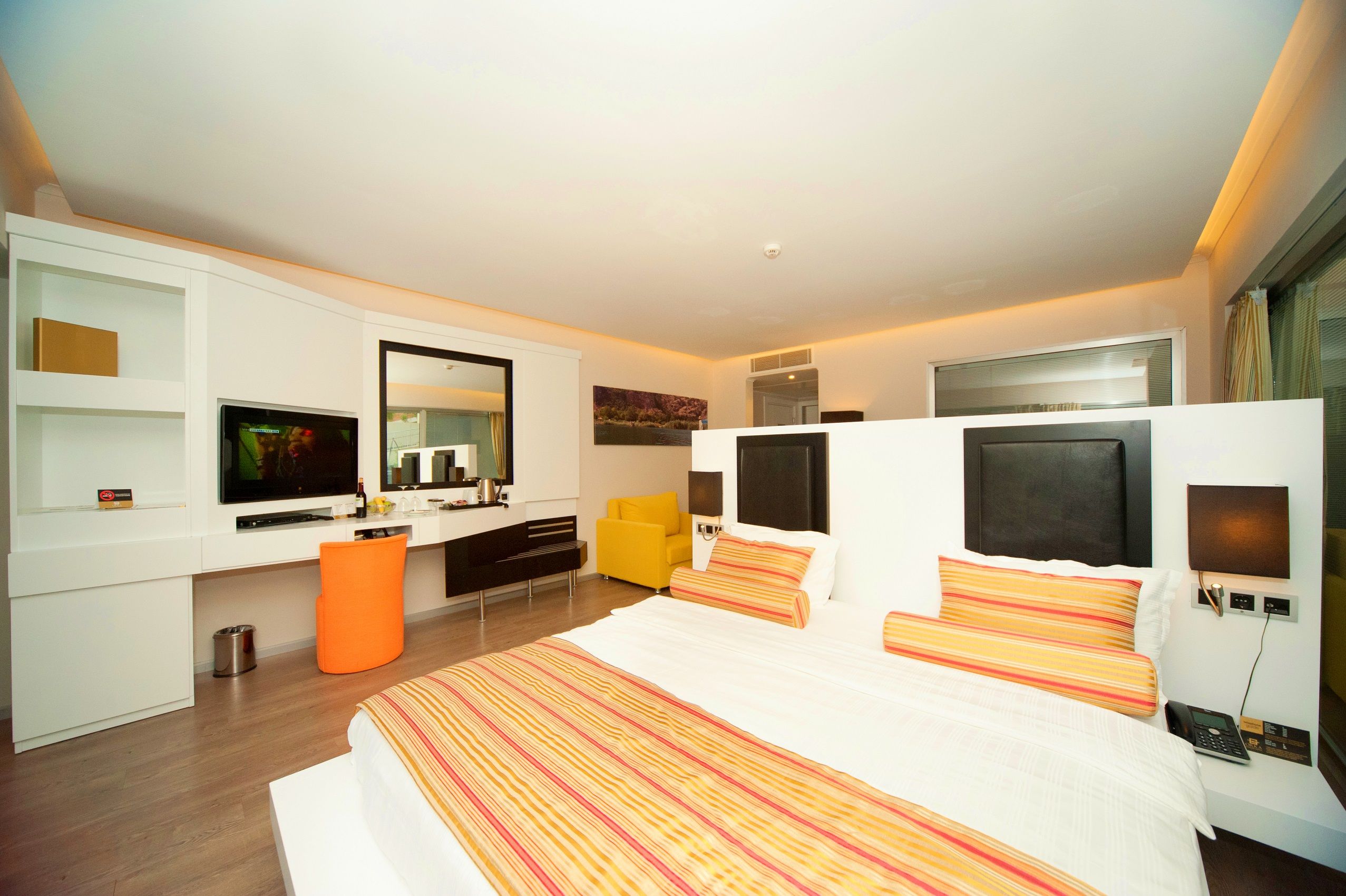 SUITE LAND VIEW