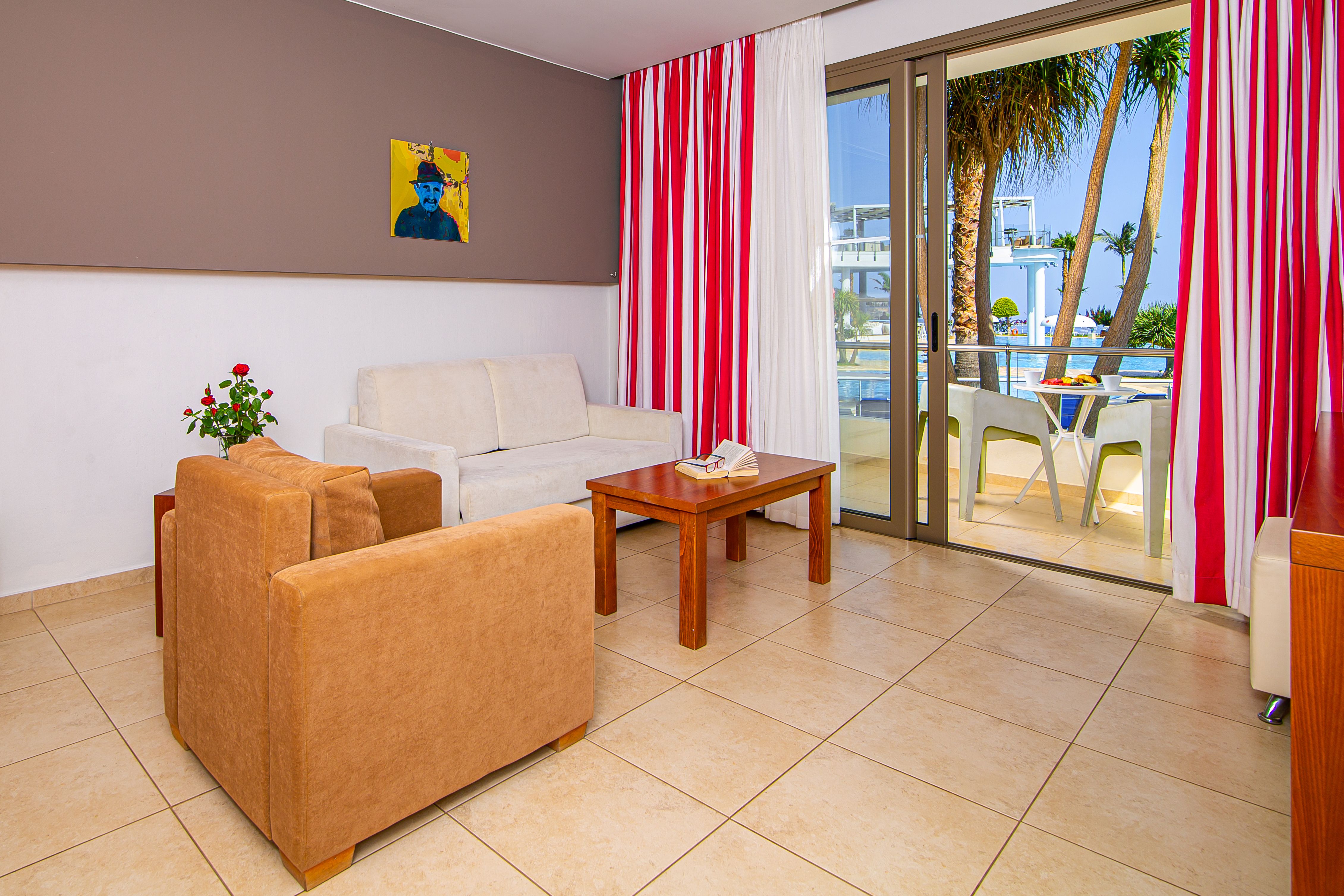 Deluxe Room Pool View